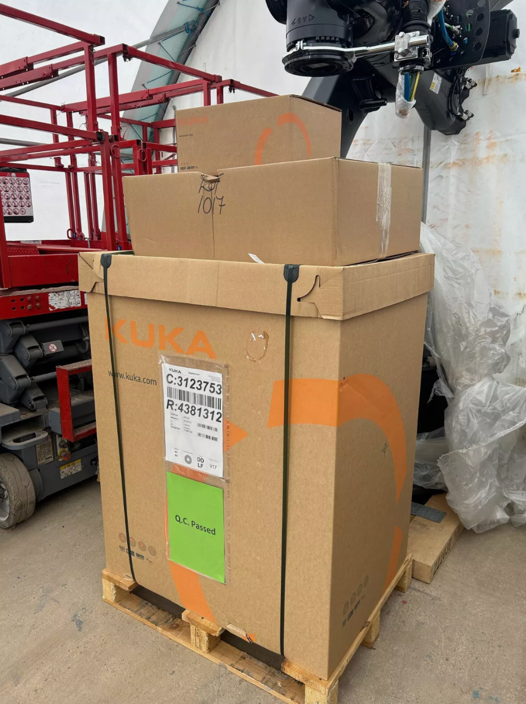 BRAND NEW Kuka KR360 R2830/FLR six axis robot with RC4 controller