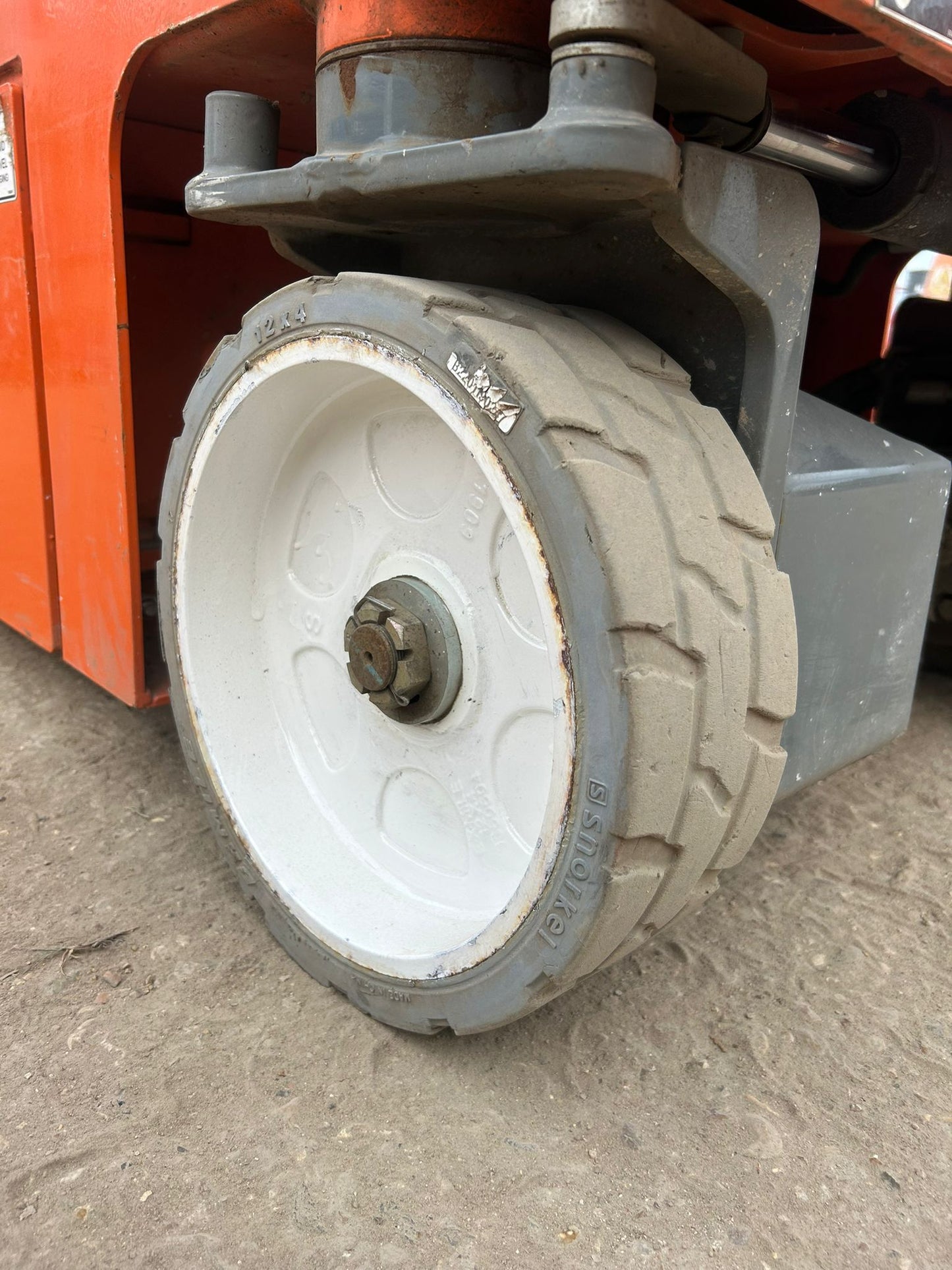 Snorkel Scissor Lift S3219E