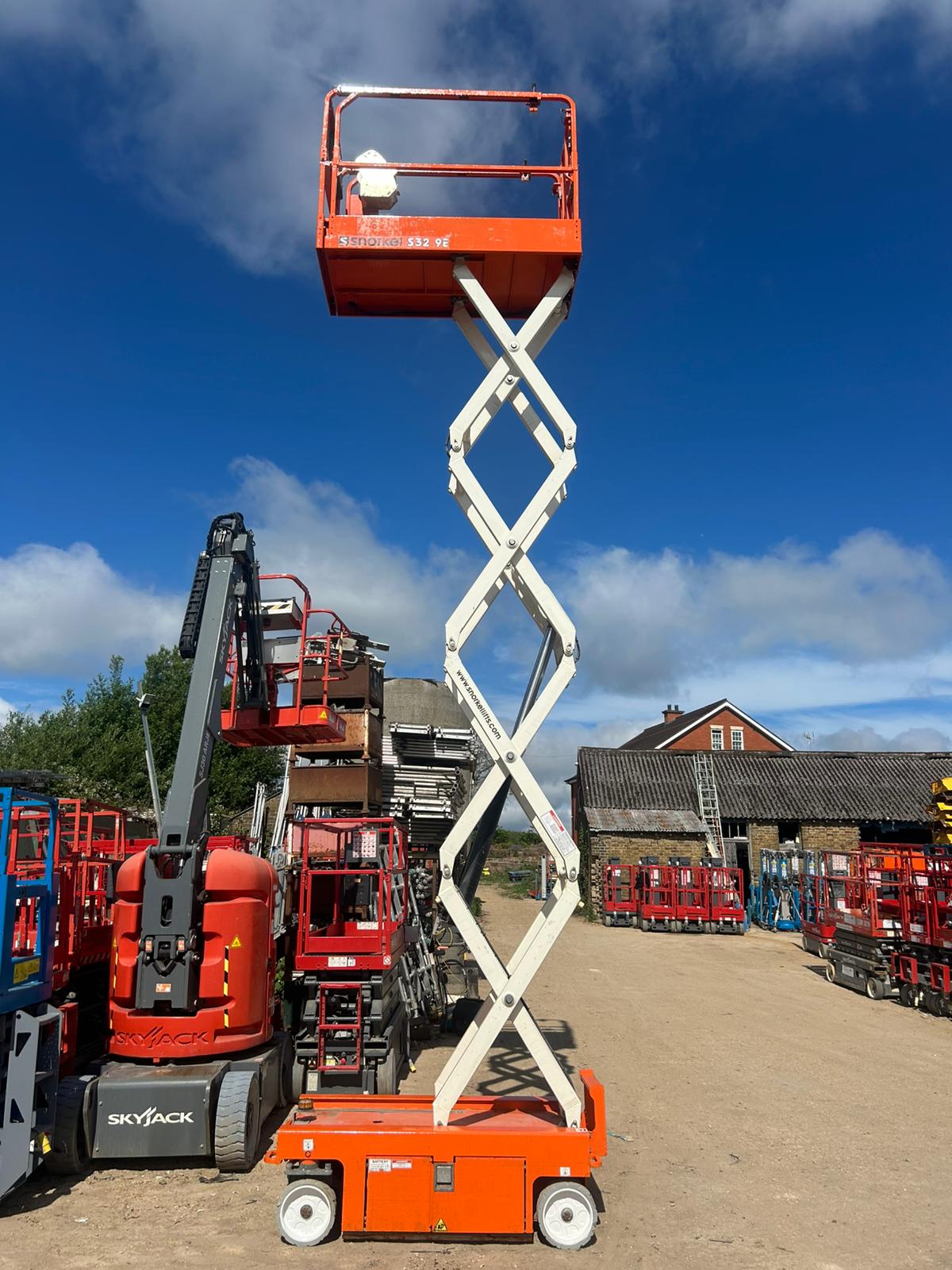 2019 Snorkel Scissor Lift S3219E Scissor Lift (Skyjack, Genie, JLG, MEWP)
