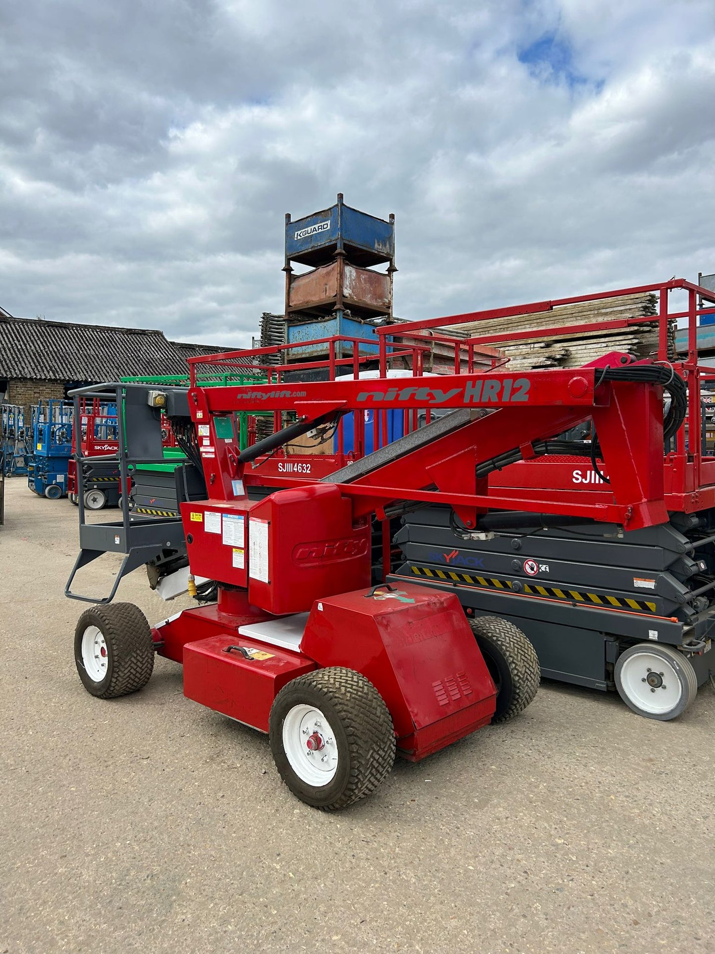 2012 Nifty HR12 Boom lift, Cherry picker, Scissor lift, Skyjack, Genie, JLG