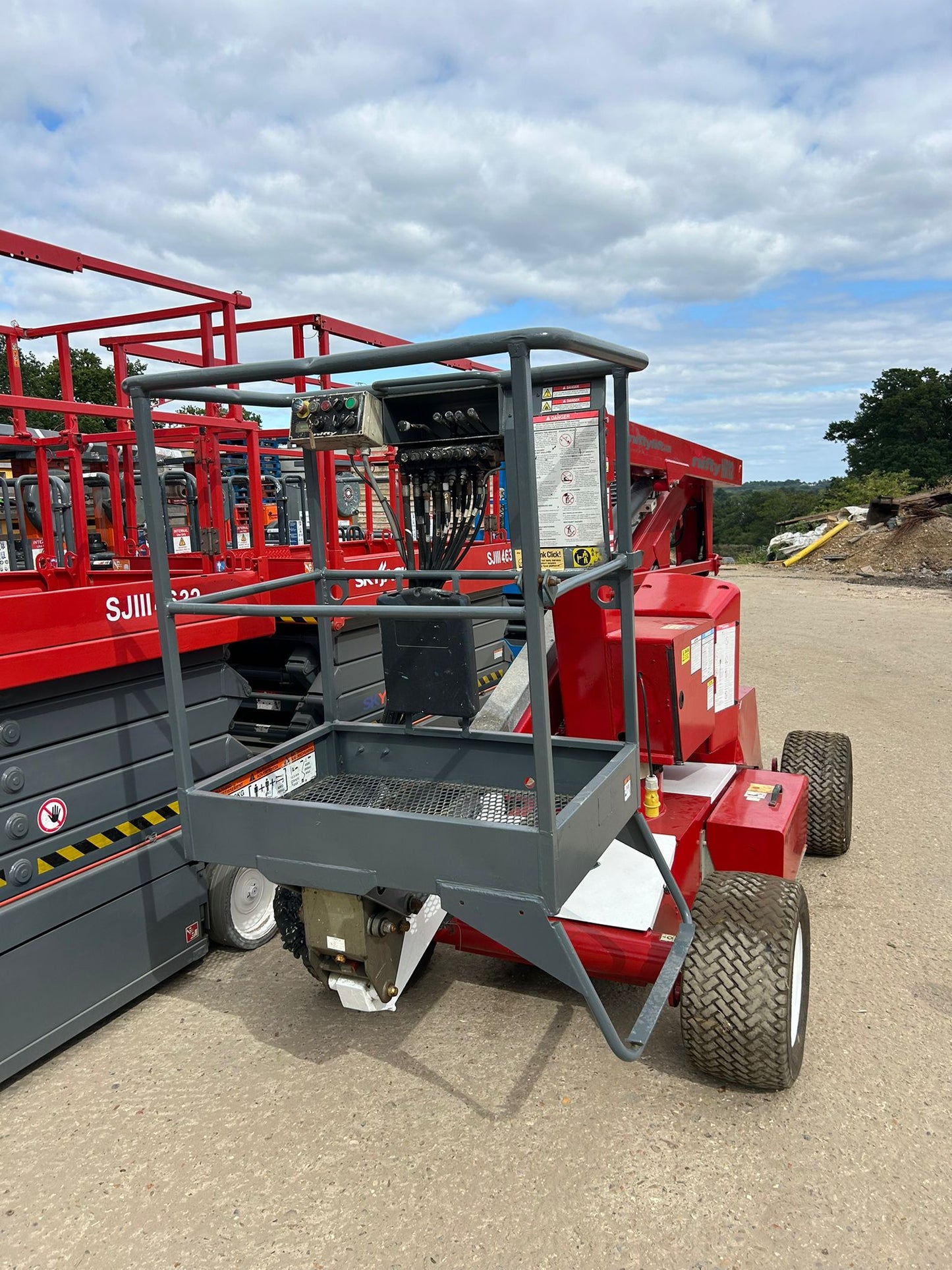 2012 Nifty HR12 Boom lift, Cherry picker, Scissor lift, Skyjack, Genie, JLG