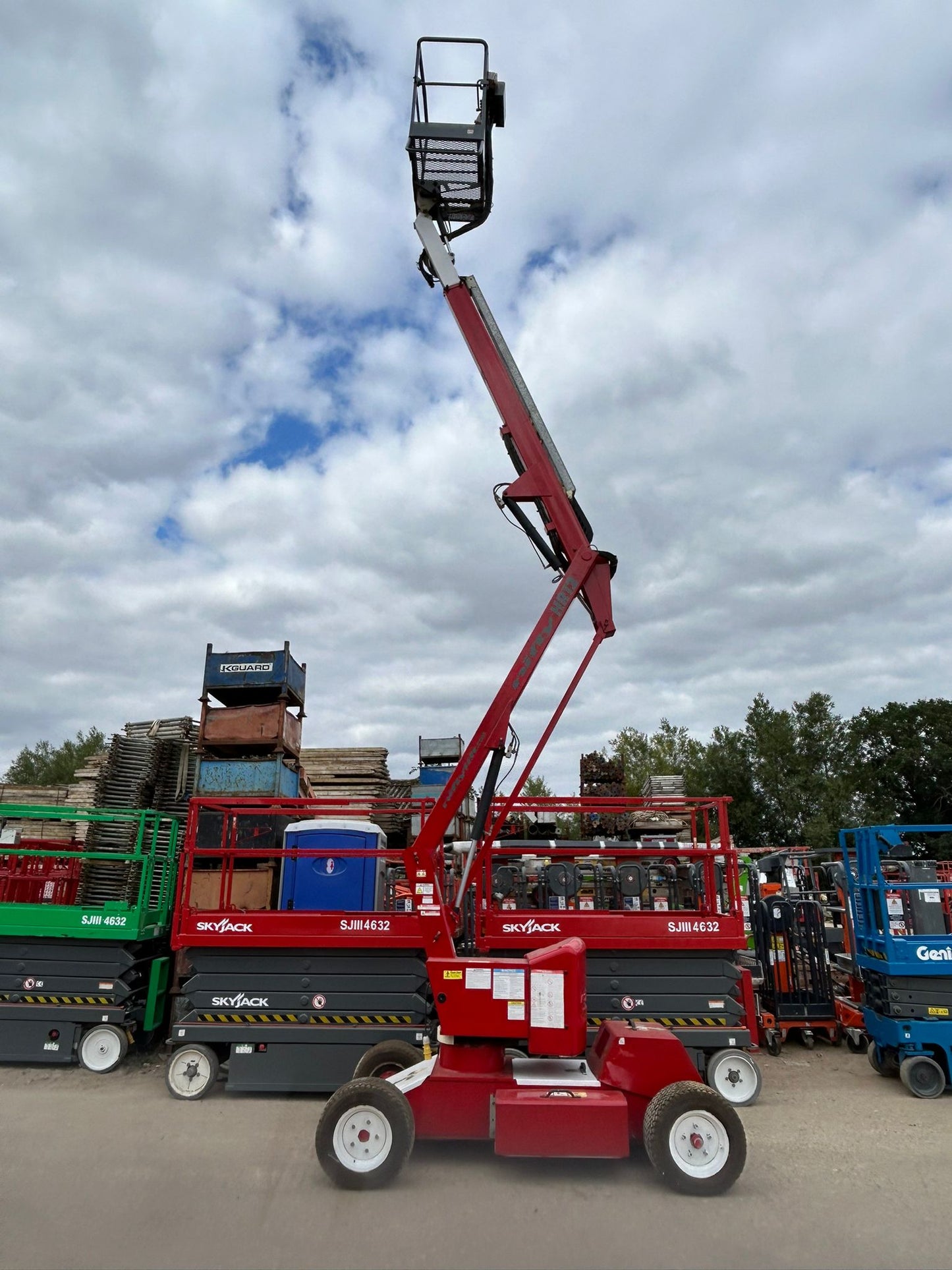 2012 Nifty HR12 Boom lift, Cherry picker, Scissor lift, Skyjack, Genie, JLG