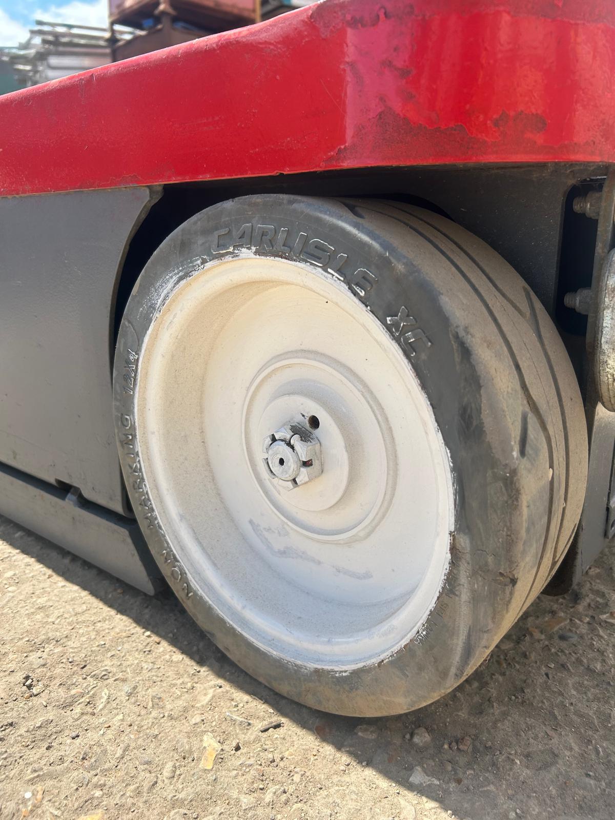 SKYJACK SJ16 Runabout Personnel Lift Scissor Lift Access Platform MEWP Genie