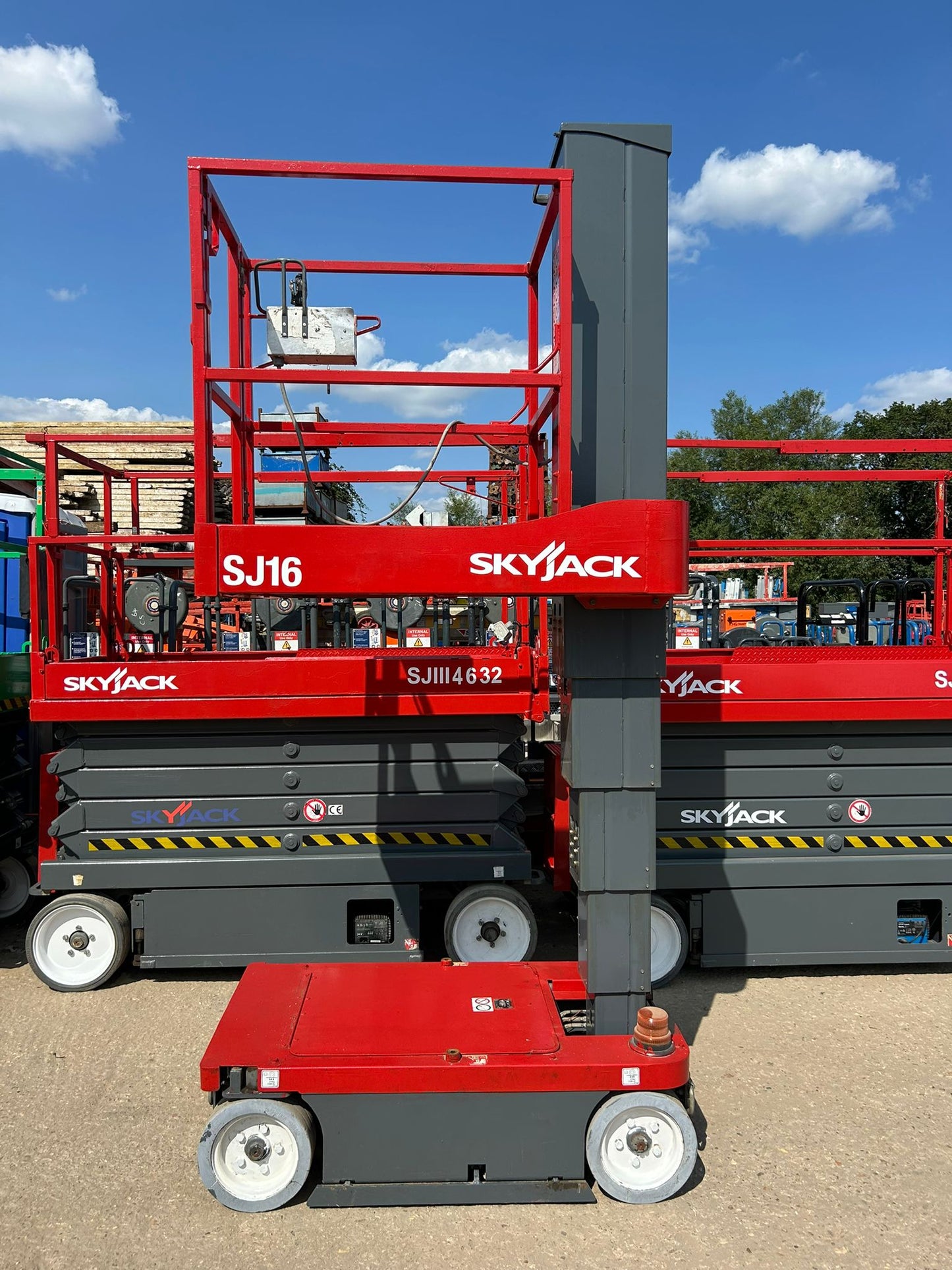 2014 SKYJACK SJ16 Runabout Personnel Lift Scissor Lift Access Platform Genie