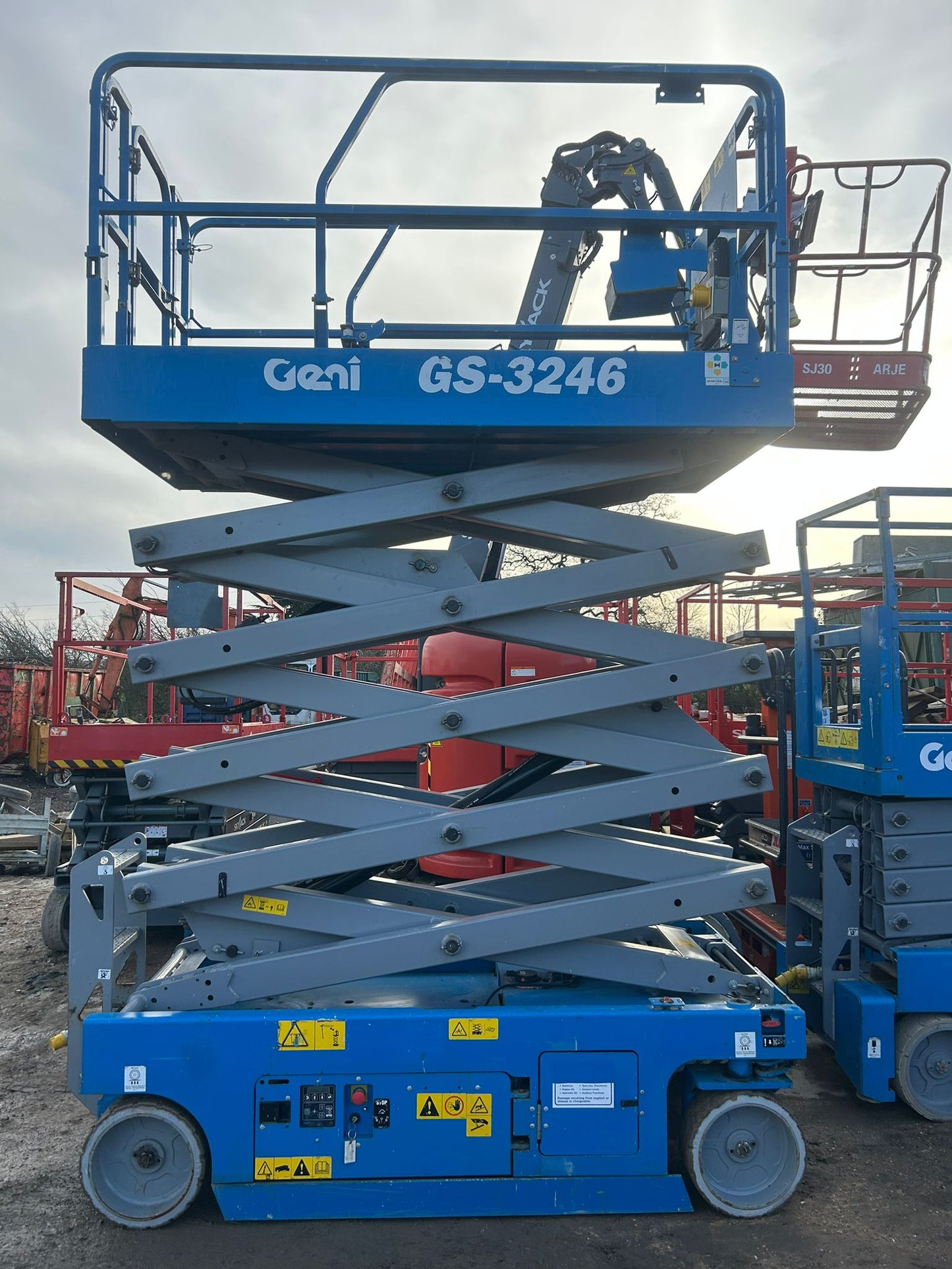 11.78 m 2019 Genie GS-3246 E-DRIVE Electric Scissor Lift,Access Platform