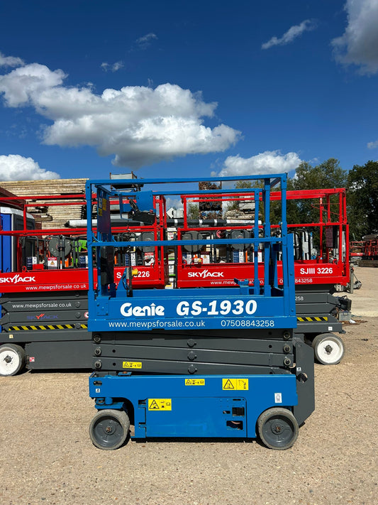 2015 Genie 1930 Scissor Lift Access Platform Skyjack 3219 (Skyjack,JCB)