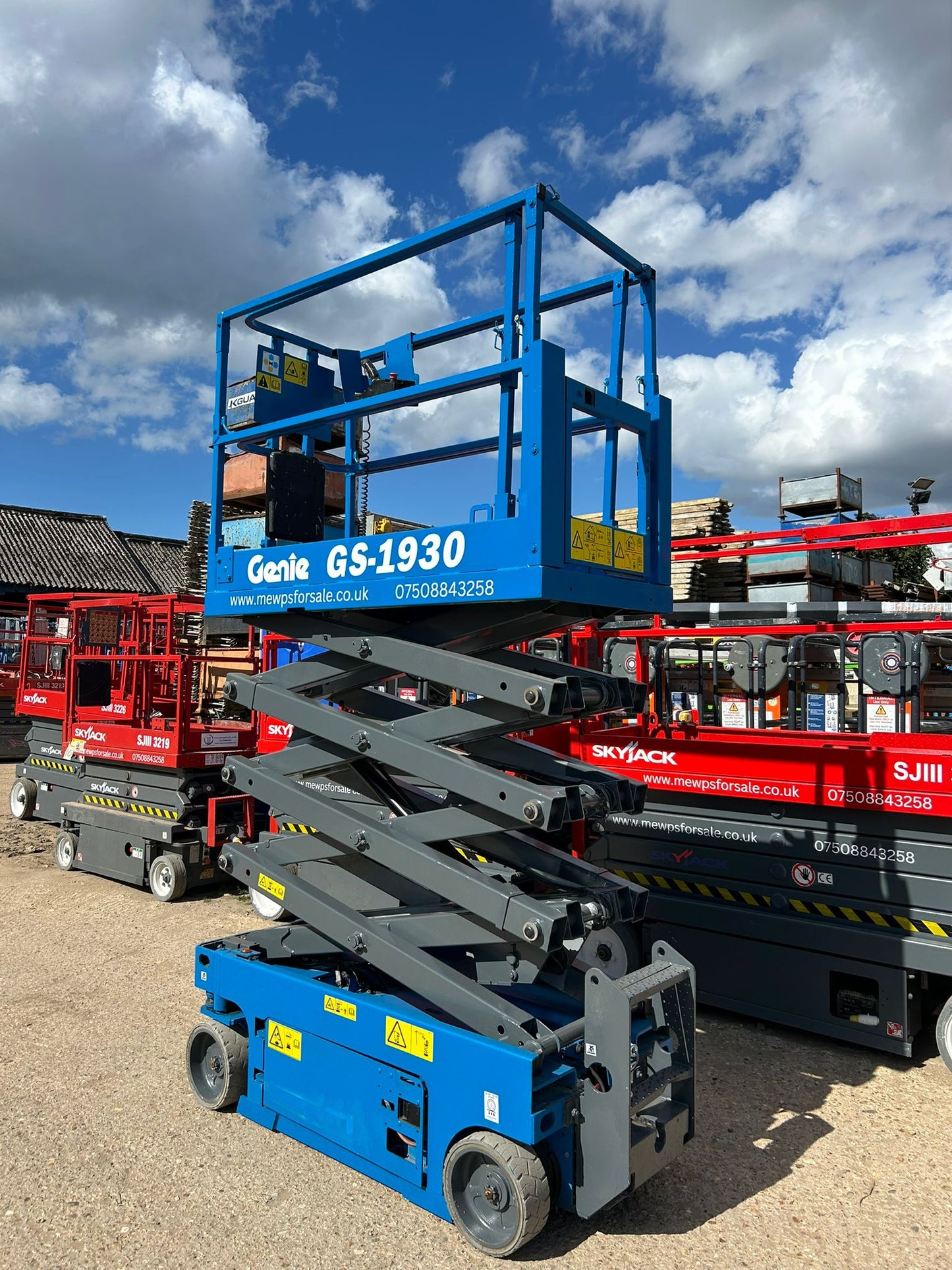 2015 Genie 1930 Scissor Lift Access Platform Skyjack 3219 (Skyjack,JCB)