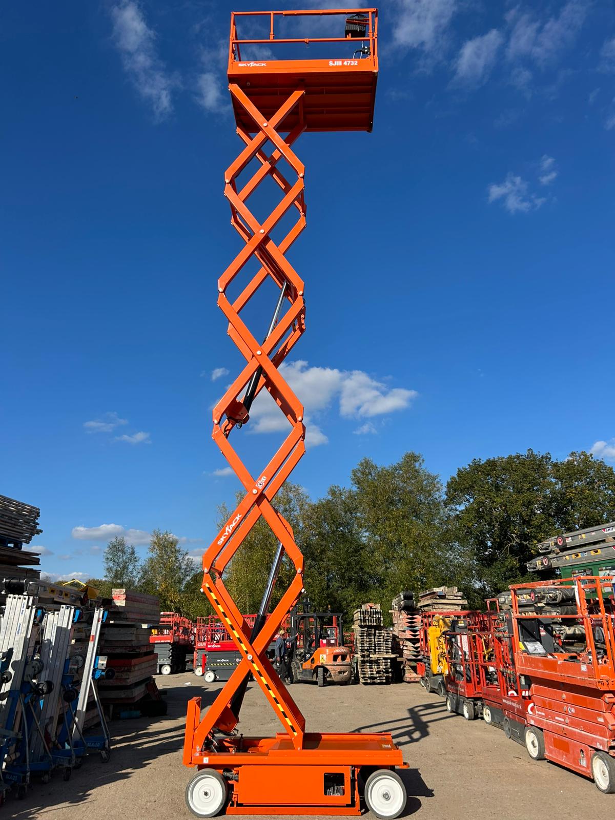 2020 Skyjack SJ4732 Electric Scissor Lift Access Platform Boom Lift (Genie,JLG)