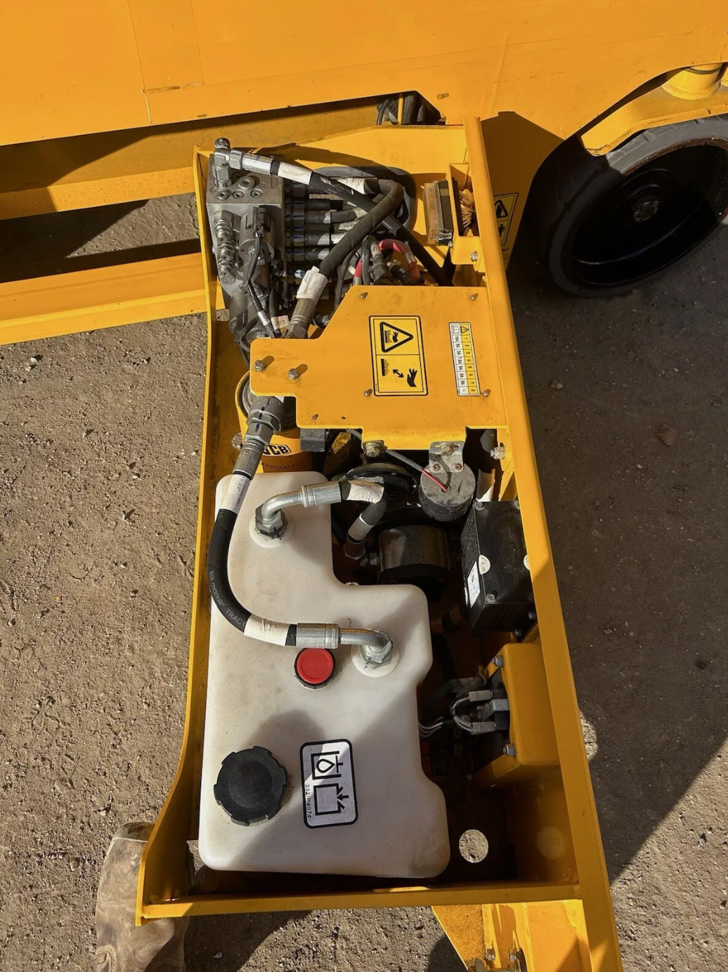 JCB SE2632E Electric Scissor Lift Access Platform Cheery Picker (Genie,Skyjack)