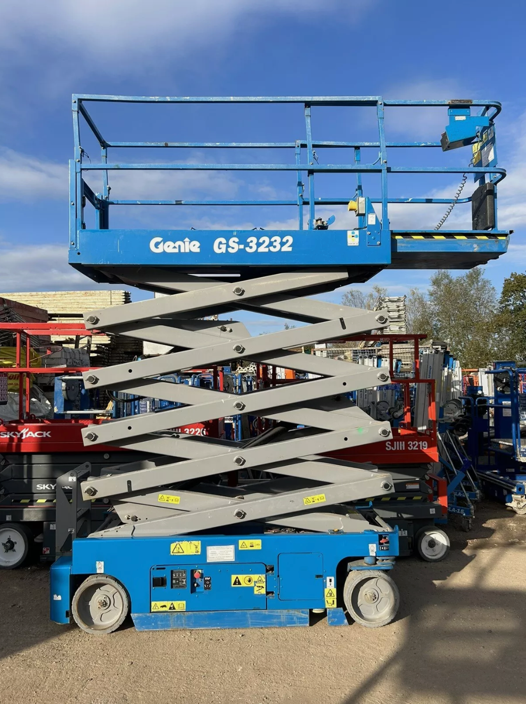 Genie GS 3232 E-DRIVE Electric Scissor Lift,Access Platform (Skyjack, JCB,JLG)