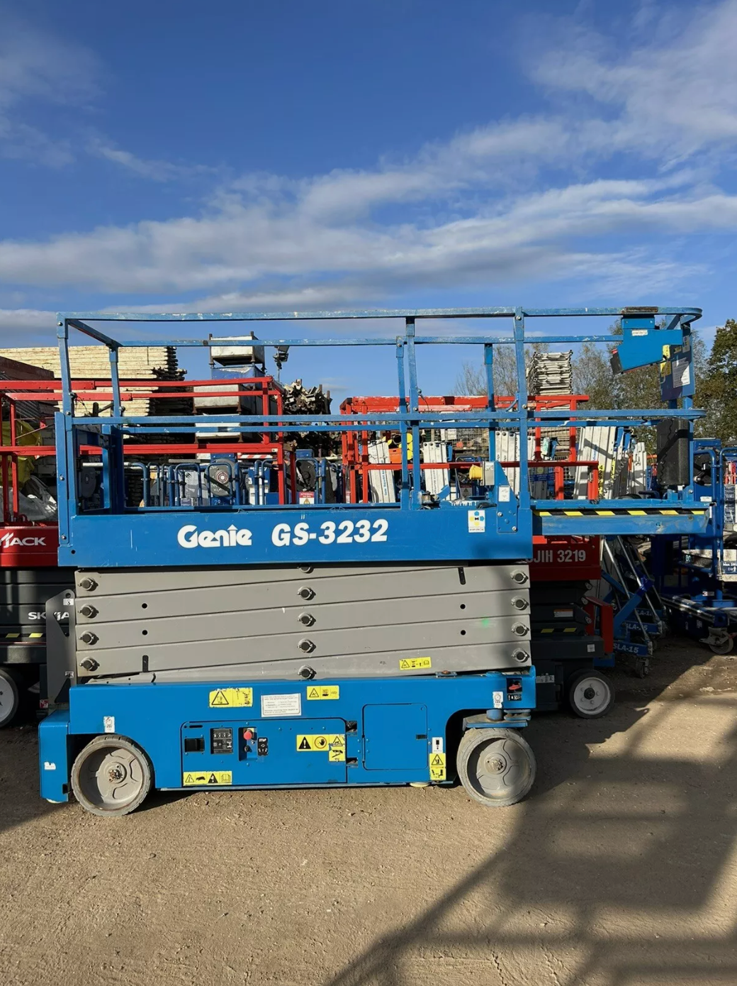 Genie GS 3232 E-DRIVE Electric Scissor Lift,Access Platform (Skyjack, JCB,JLG)