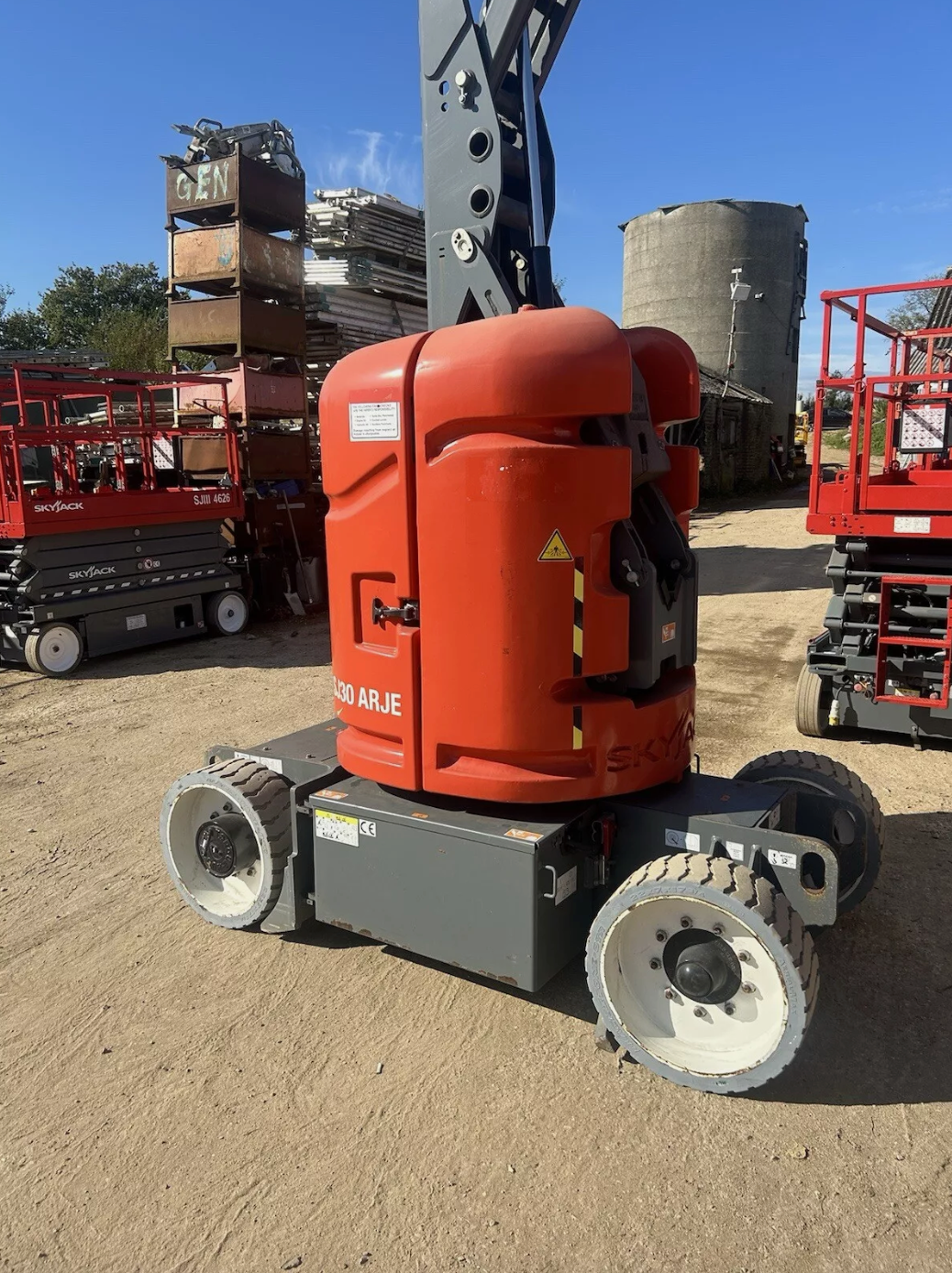 Skyjack SJ30 ARJE Electric Articulating Boom Lift Scissor Lift Access Platform