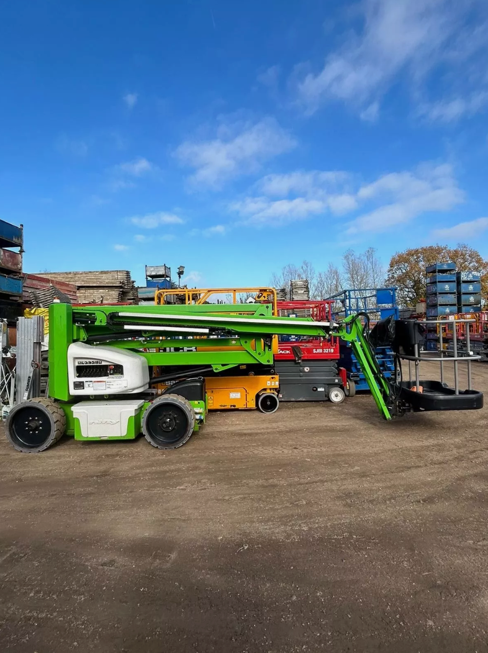 2016 17.2m NIFTY HR17 N Battery Articulated Cherry Picker