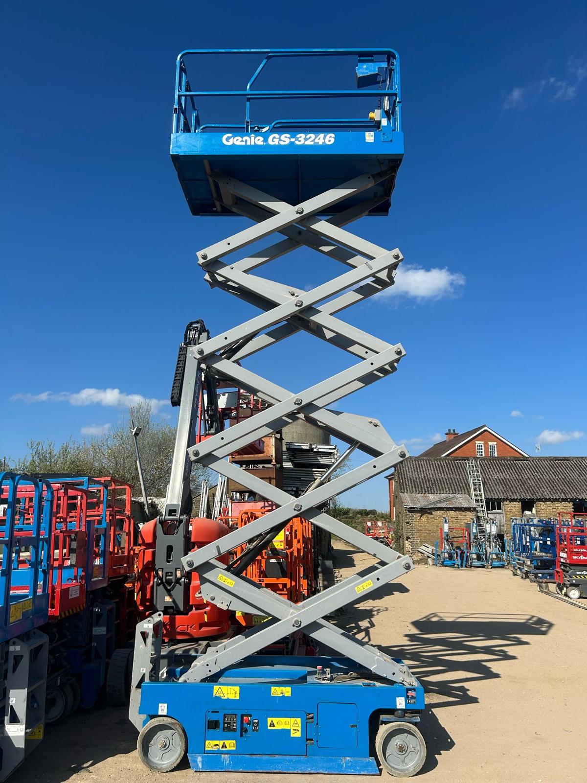 11.78m 2016 Genie GS-3246 E-DRIVE Electric Scissor Lift,Access Platform (Skyjack, JCB)