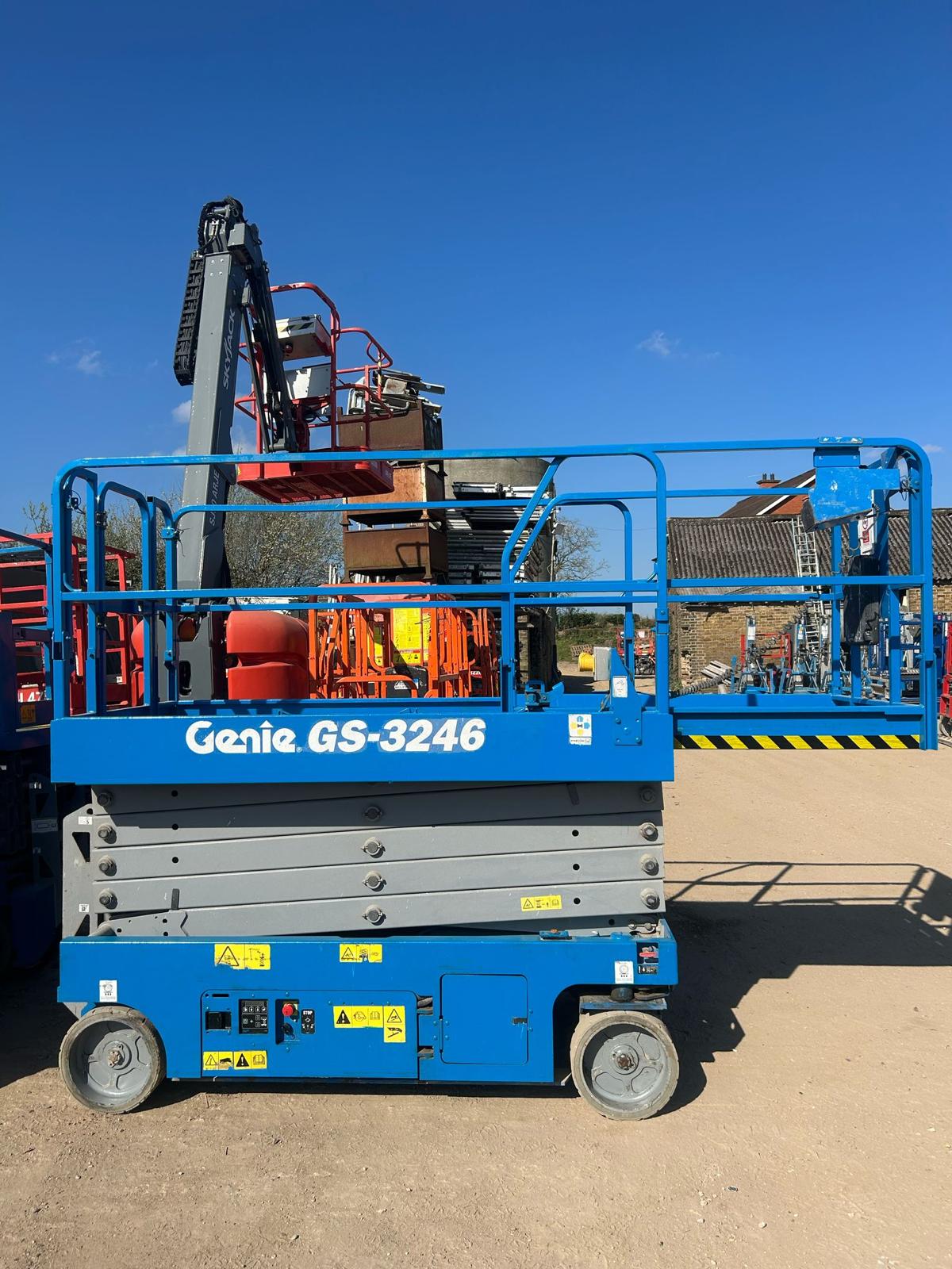 11.78m 2016 Genie GS-3246 E-DRIVE Electric Scissor Lift,Access Platform (Skyjack, JCB)