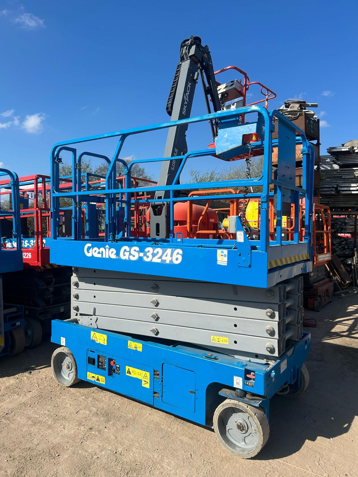 11.78m 2016 Genie GS-3246 E-DRIVE Electric Scissor Lift,Access Platform (Skyjack, JCB)