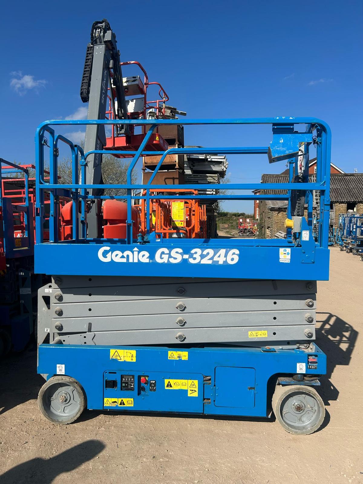 11.78m 2016 Genie GS-3246 E-DRIVE Electric Scissor Lift,Access Platform (Skyjack, JCB)
