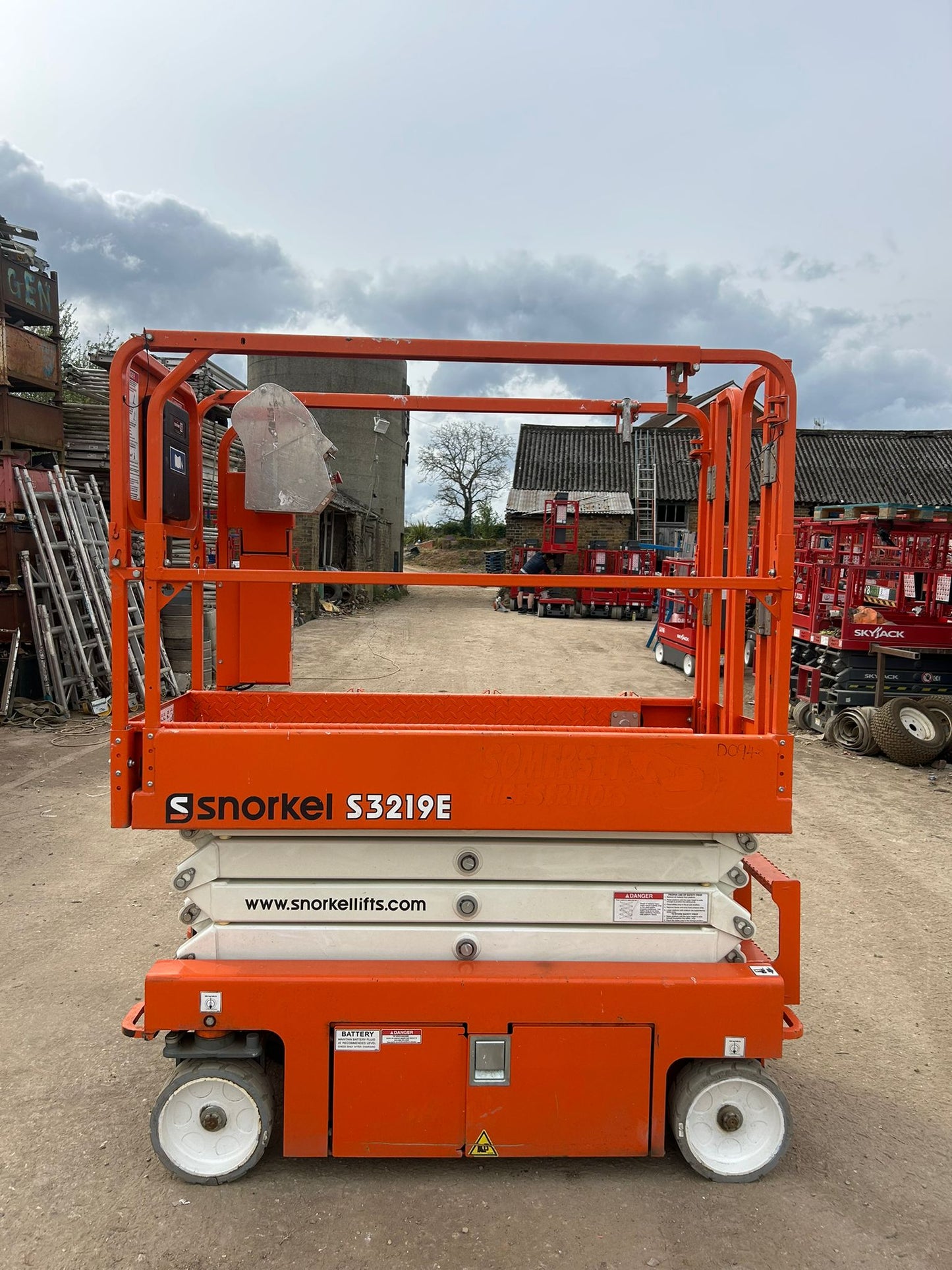 Snorkel Scissor Lift S3219E