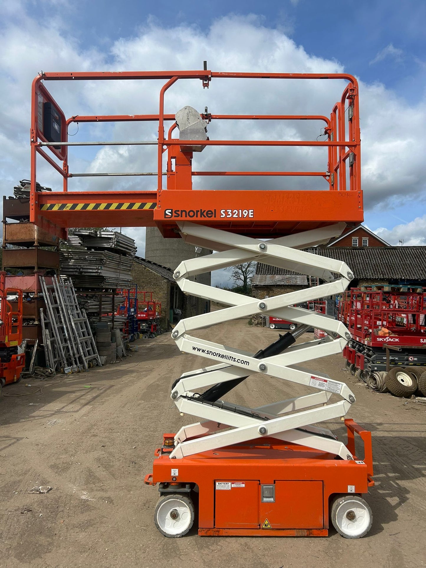 Snorkel Scissor Lift S3219E