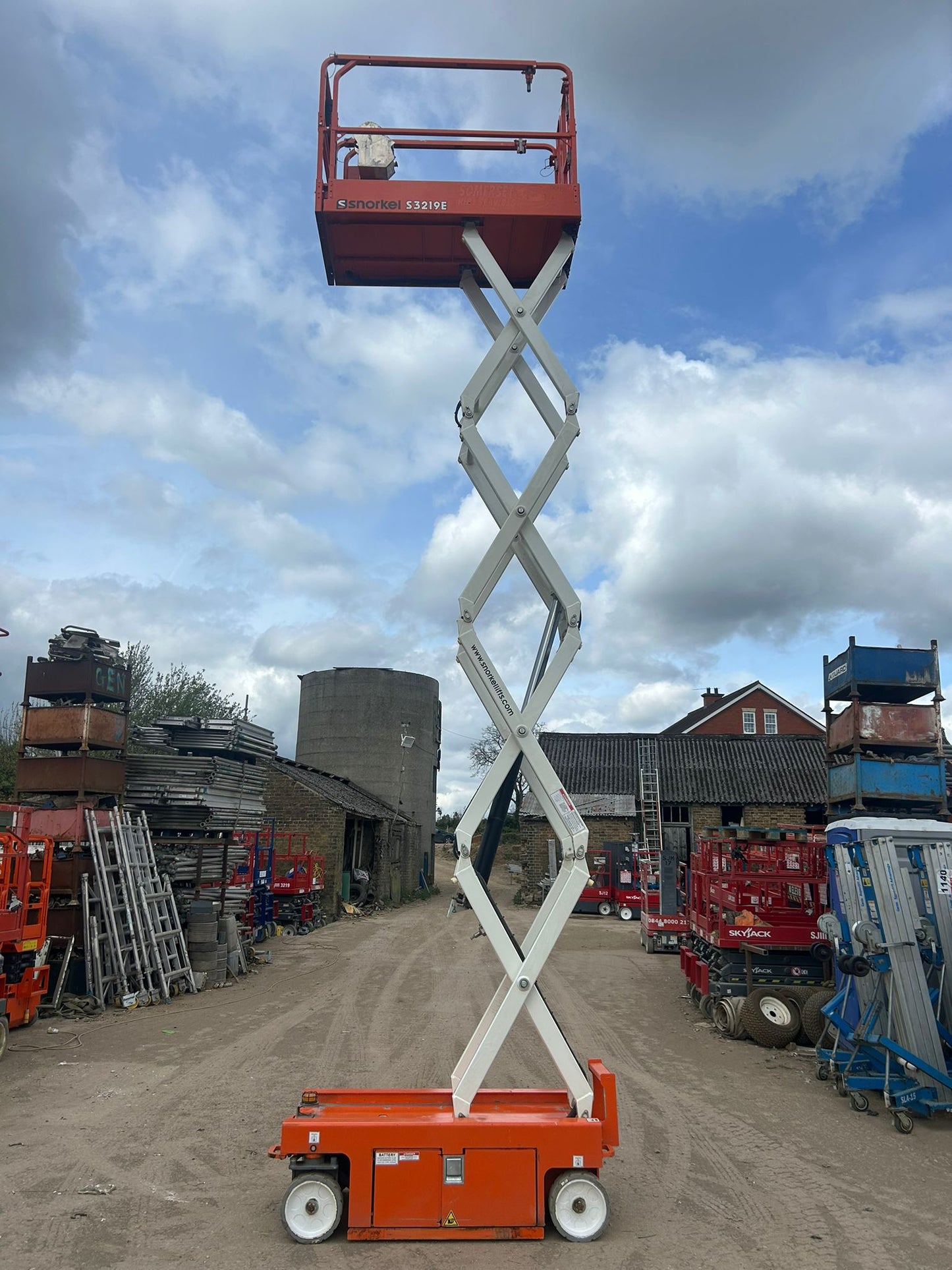Snorkel Scissor Lift S3219E