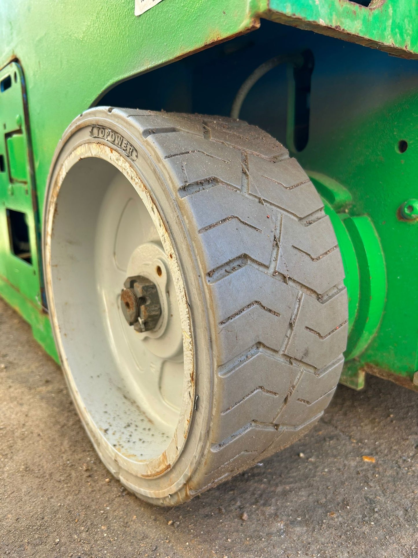 2016 Genie 1932 Scissor Lift