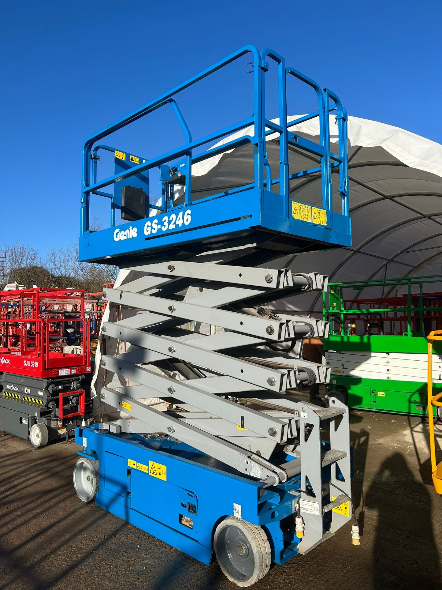 2017 Genie 3246 Scissor Lift Access Platform (Skyjack 4632, JLG)