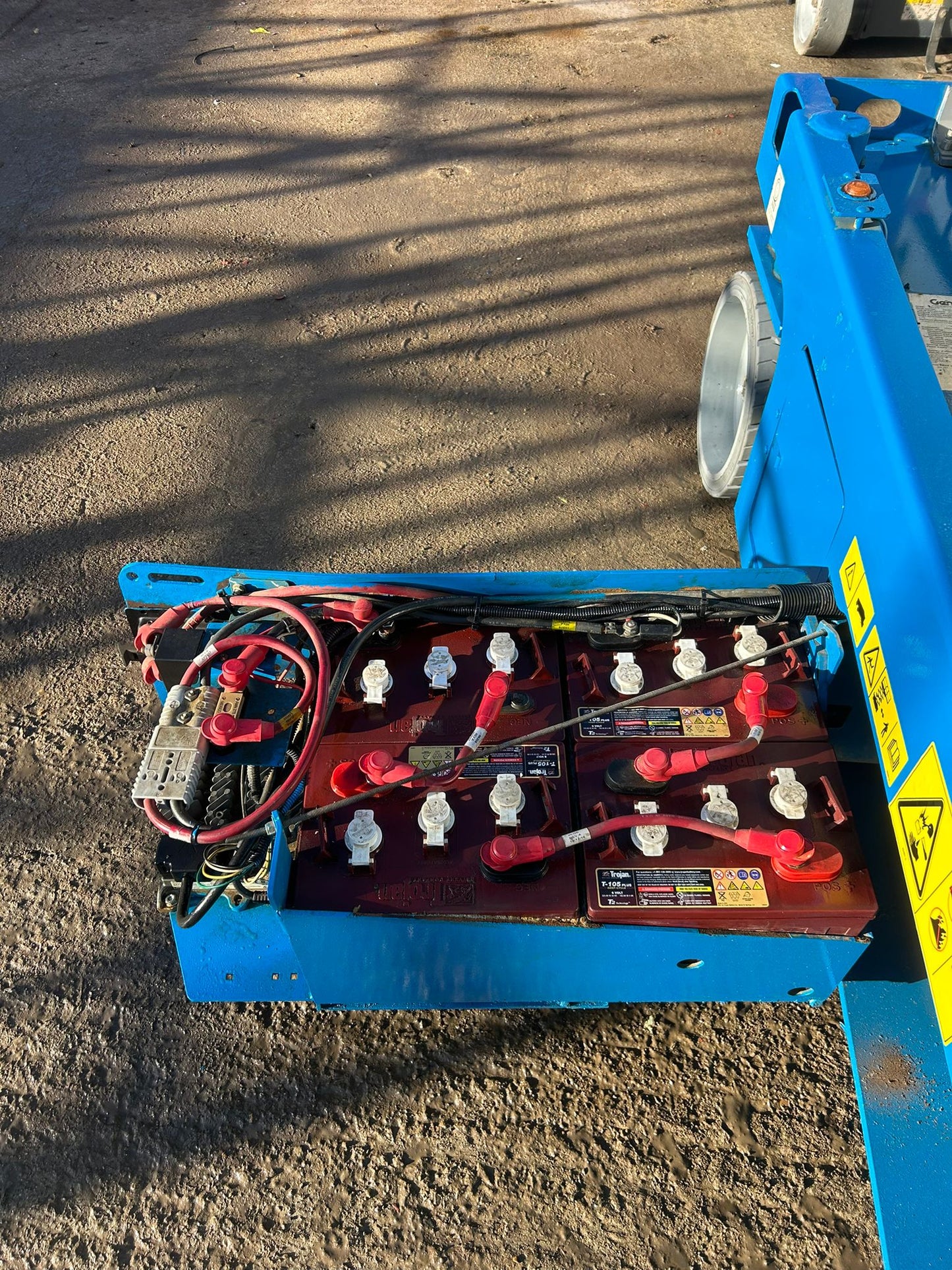 2017 Genie 3246 Scissor Lift Access Platform (Skyjack 4632, JLG)
