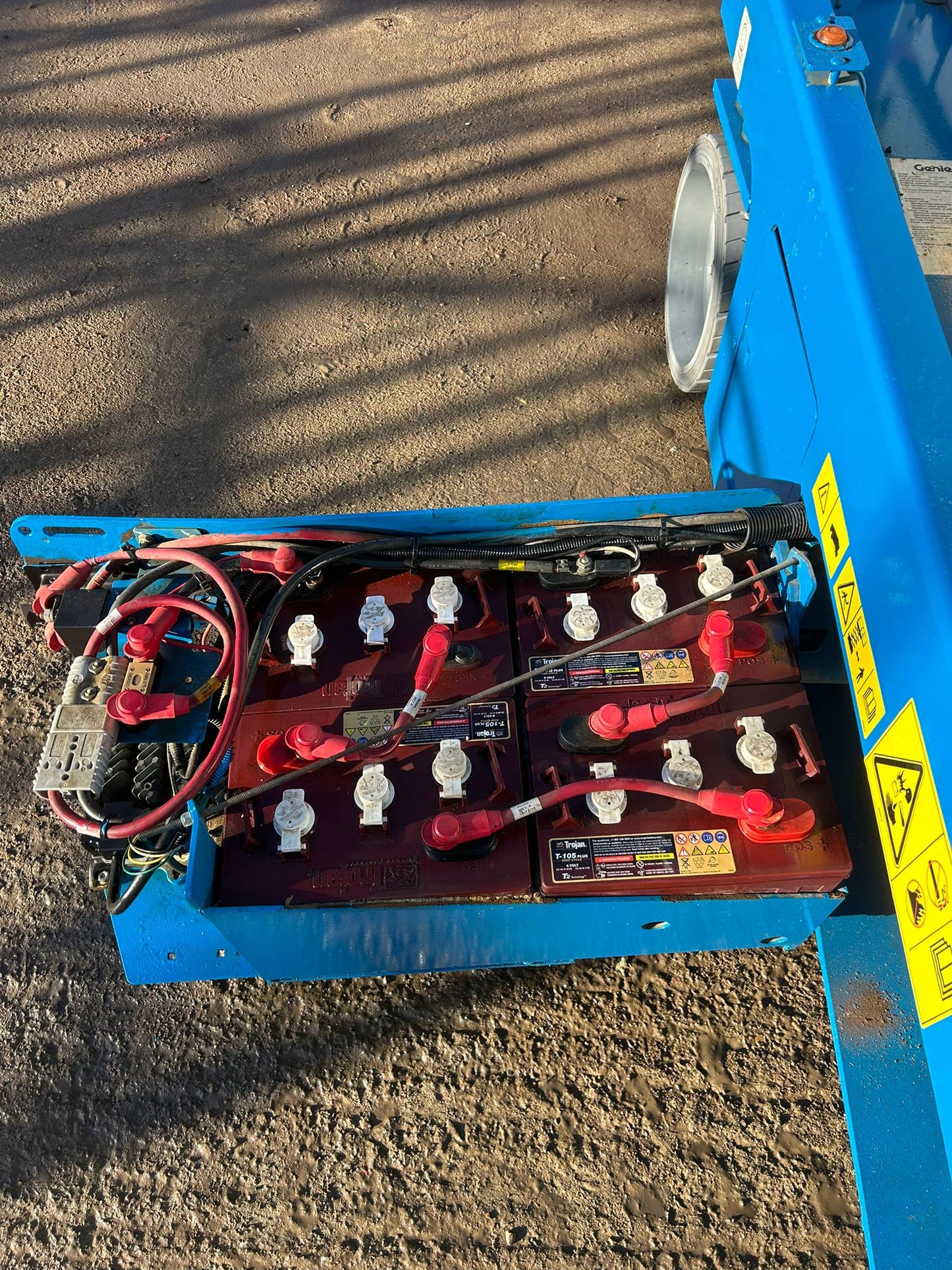 2017 Genie 3246 Scissor Lift Access Platform (Skyjack 4632, JLG)
