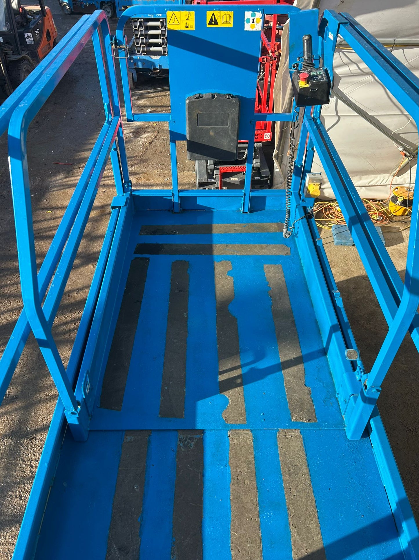 2017 Genie 3246 Scissor Lift Access Platform (Skyjack 4632, JLG)
