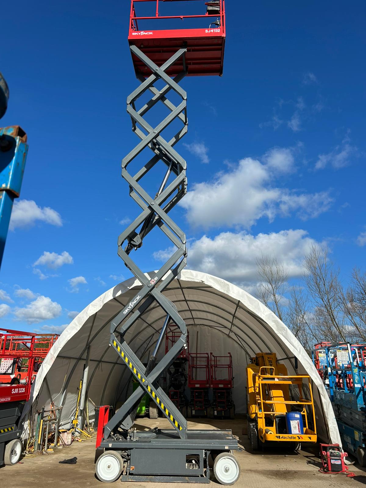 2020 Skyjack SJ4732 Scissor Lift Access Platform ( Genie, JLG) MEWP