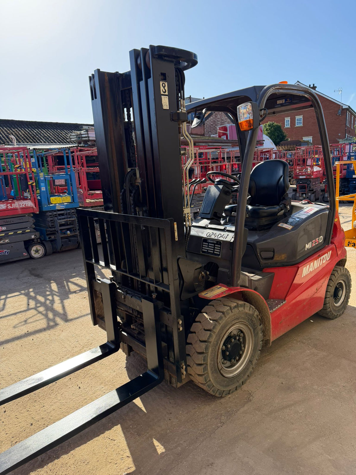 2020 Manitou MI25D Diesel Forklift Triple Mast Counterbalance Forklift Truck