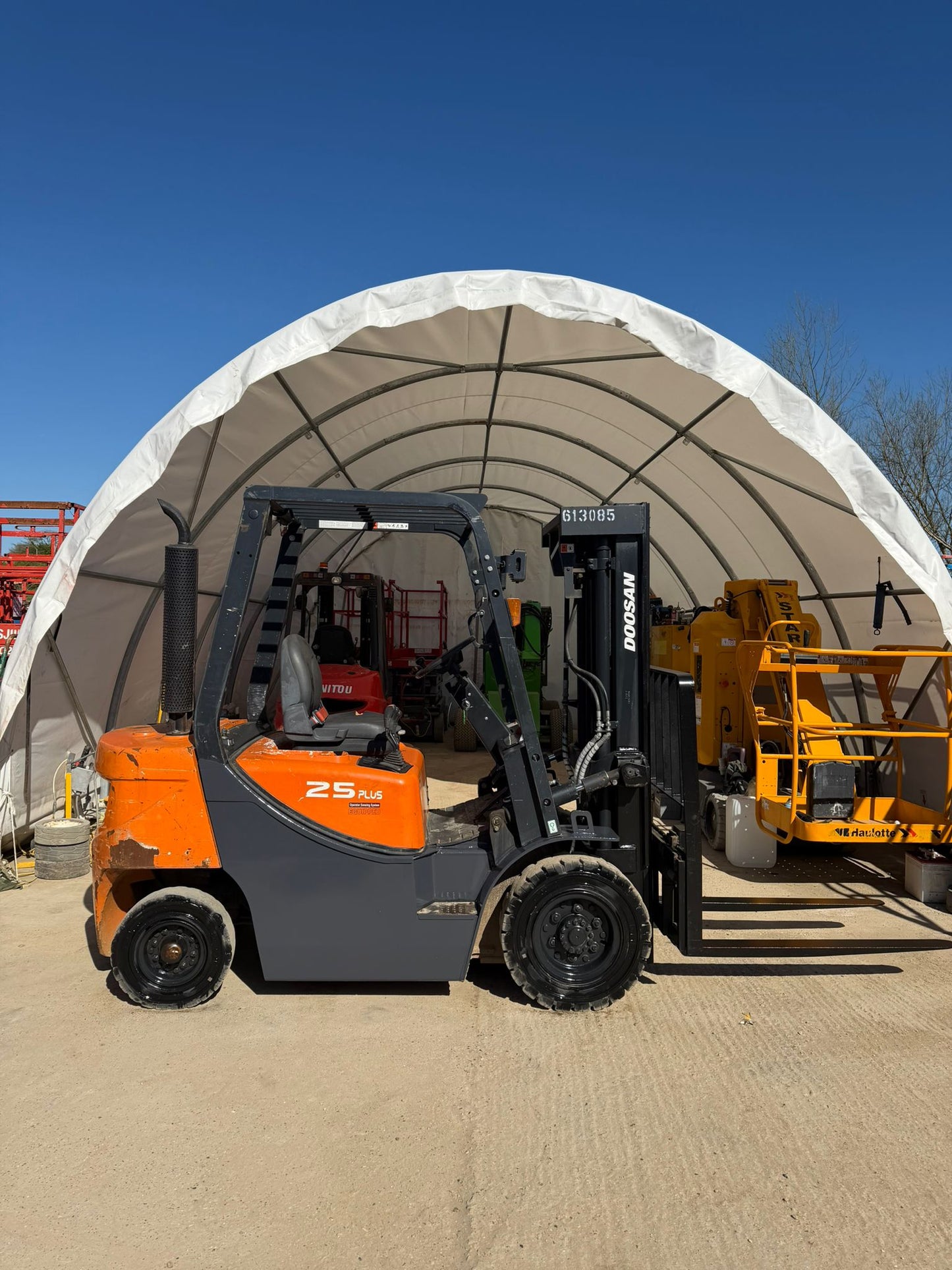 2020 1517h Doosan D25GP Diesel Forklift Triple Mast Counterbalance (Toyota, Hyster, Linde)