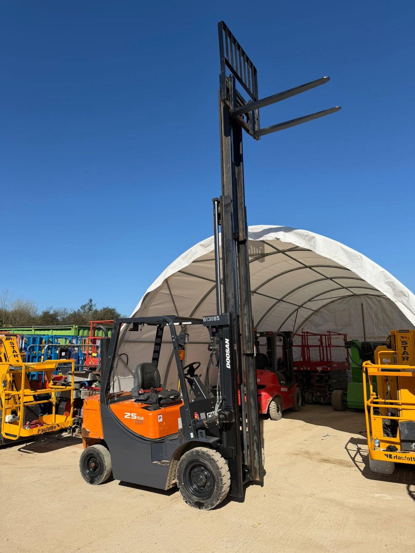 2020 1517h Doosan D25GP Diesel Forklift Triple Mast Counterbalance (Toyota, Hyster, Linde)