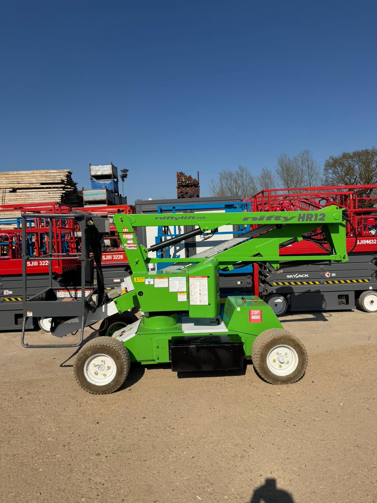 2017 Nifty HR12 Hybrid Boom lift, Cherry picker, Scissor lift