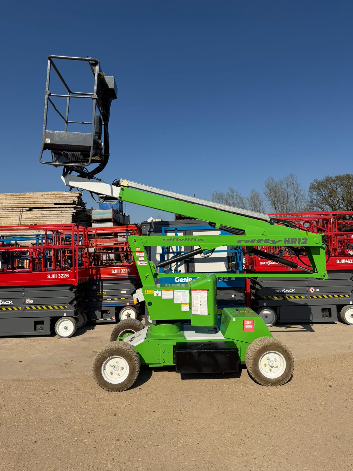 2017 Nifty HR12 Hybrid Boom lift, Cherry picker, Scissor lift