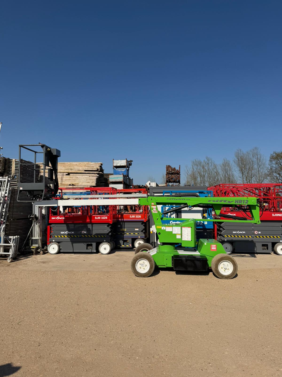 2017 Nifty HR12 Hybrid Boom lift, Cherry picker, Scissor lift