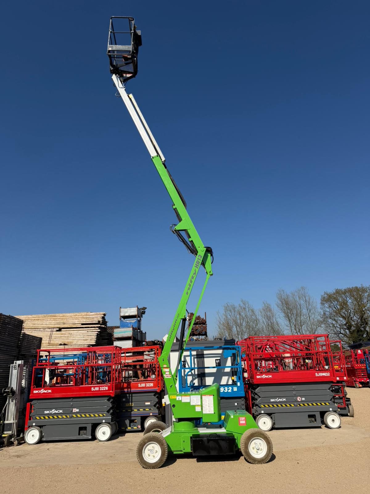 2017 Nifty HR12 Hybrid Boom lift, Cherry picker, Scissor lift