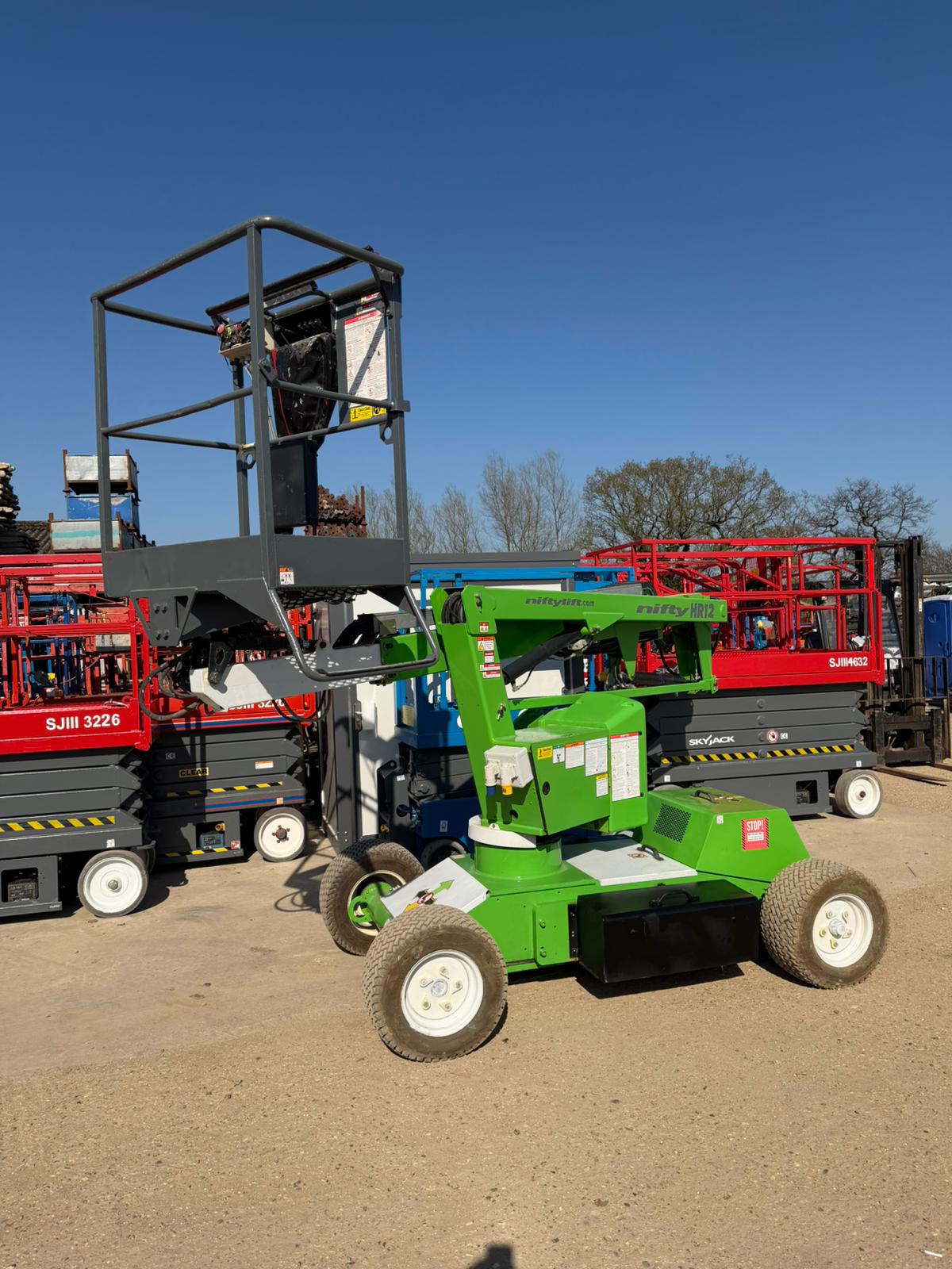 2017 Nifty HR12 Hybrid Boom lift, Cherry picker, Scissor lift