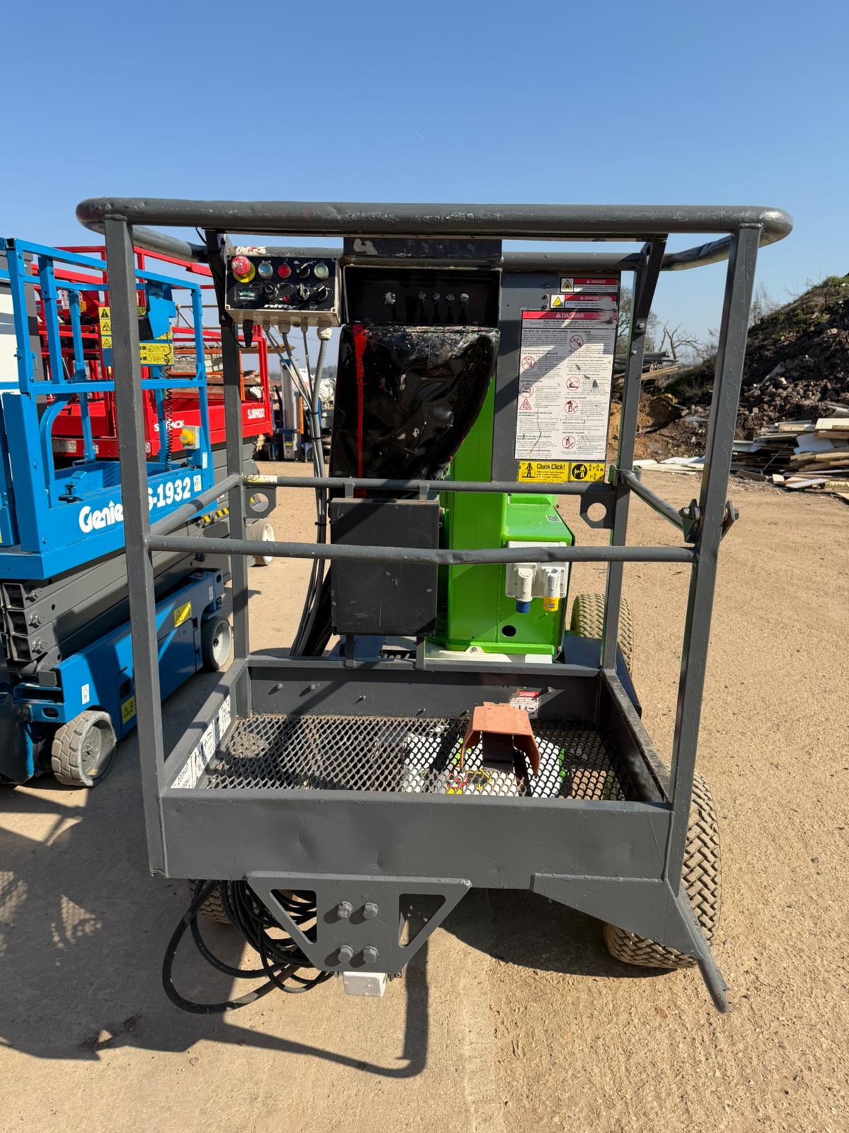 2017 Nifty HR12 Hybrid Boom lift, Cherry picker, Scissor lift