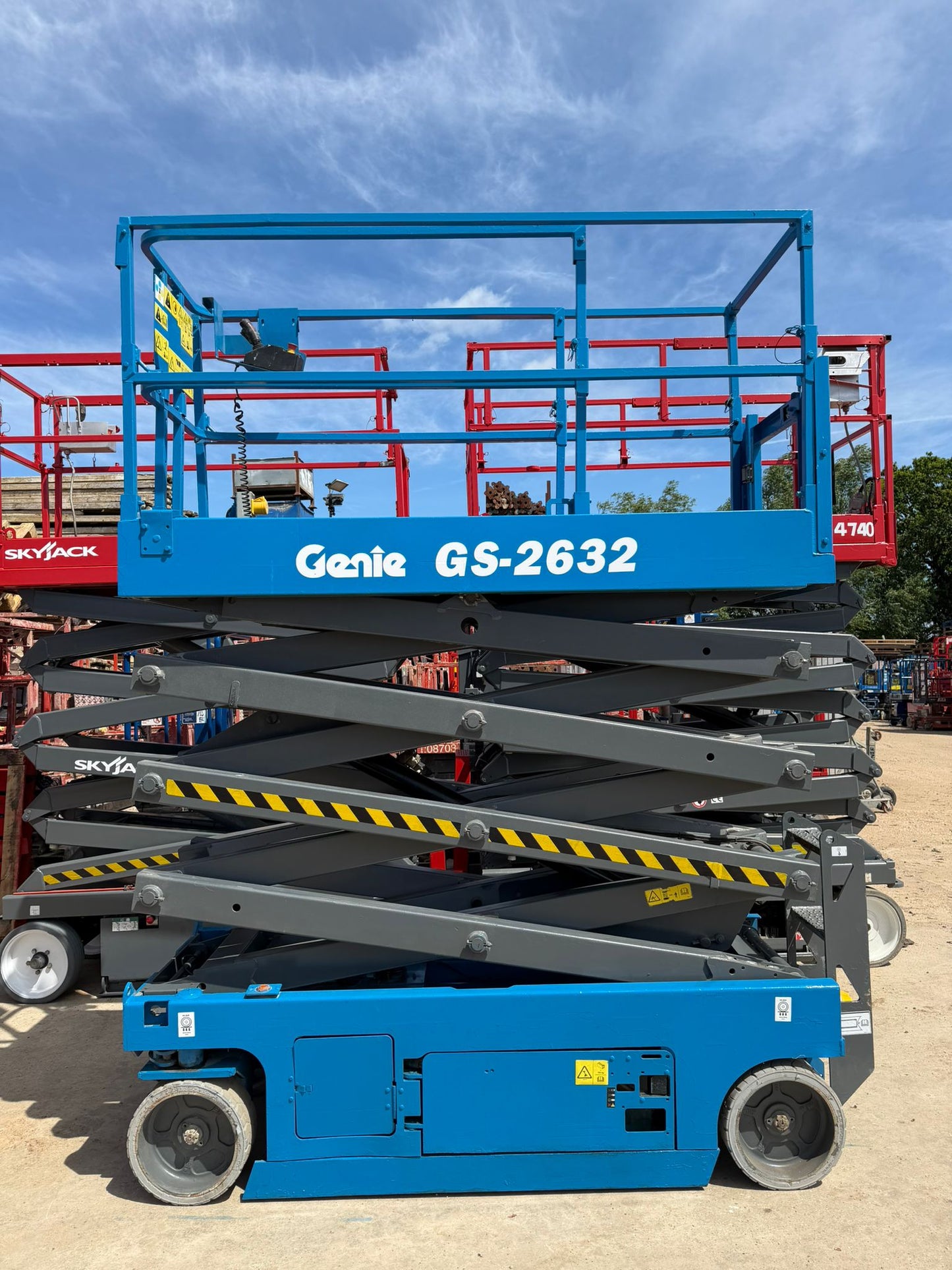 2015 Genie 2632 Scissor Lift Access Platform MEWP (Genie,JLG)