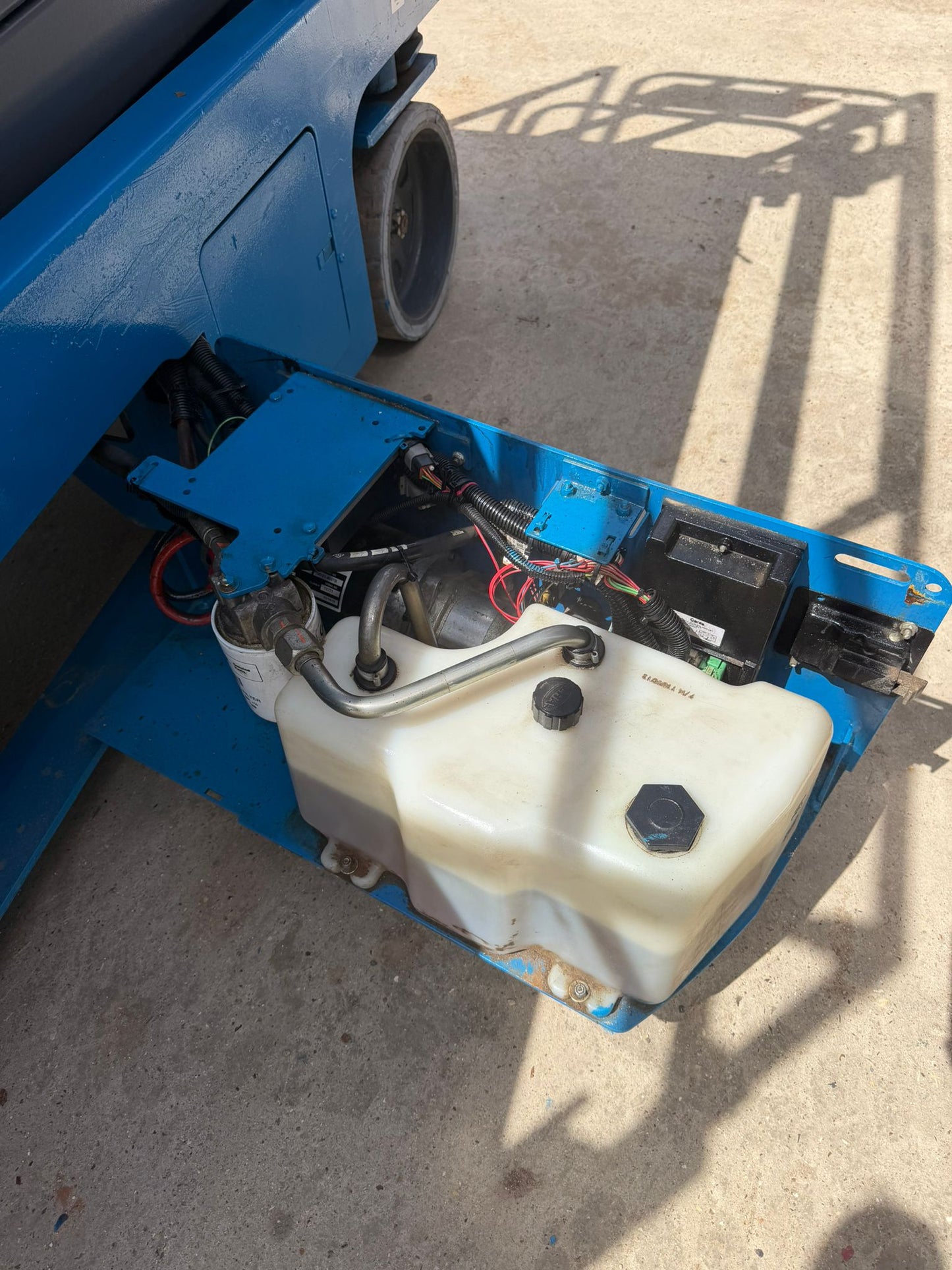 2015 Genie 2632 Scissor Lift Access Platform MEWP (Genie,JLG)