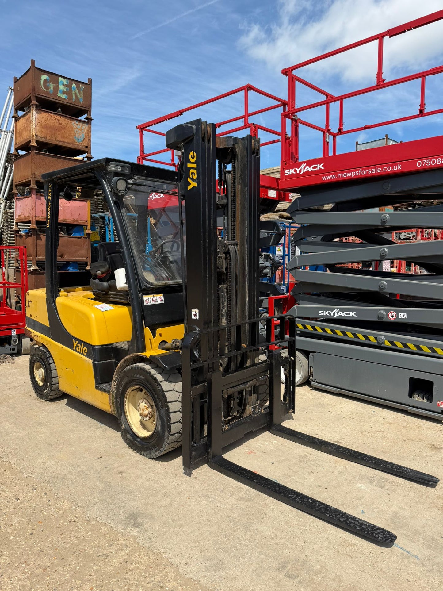 2015 Yale GDP35VX Forklift