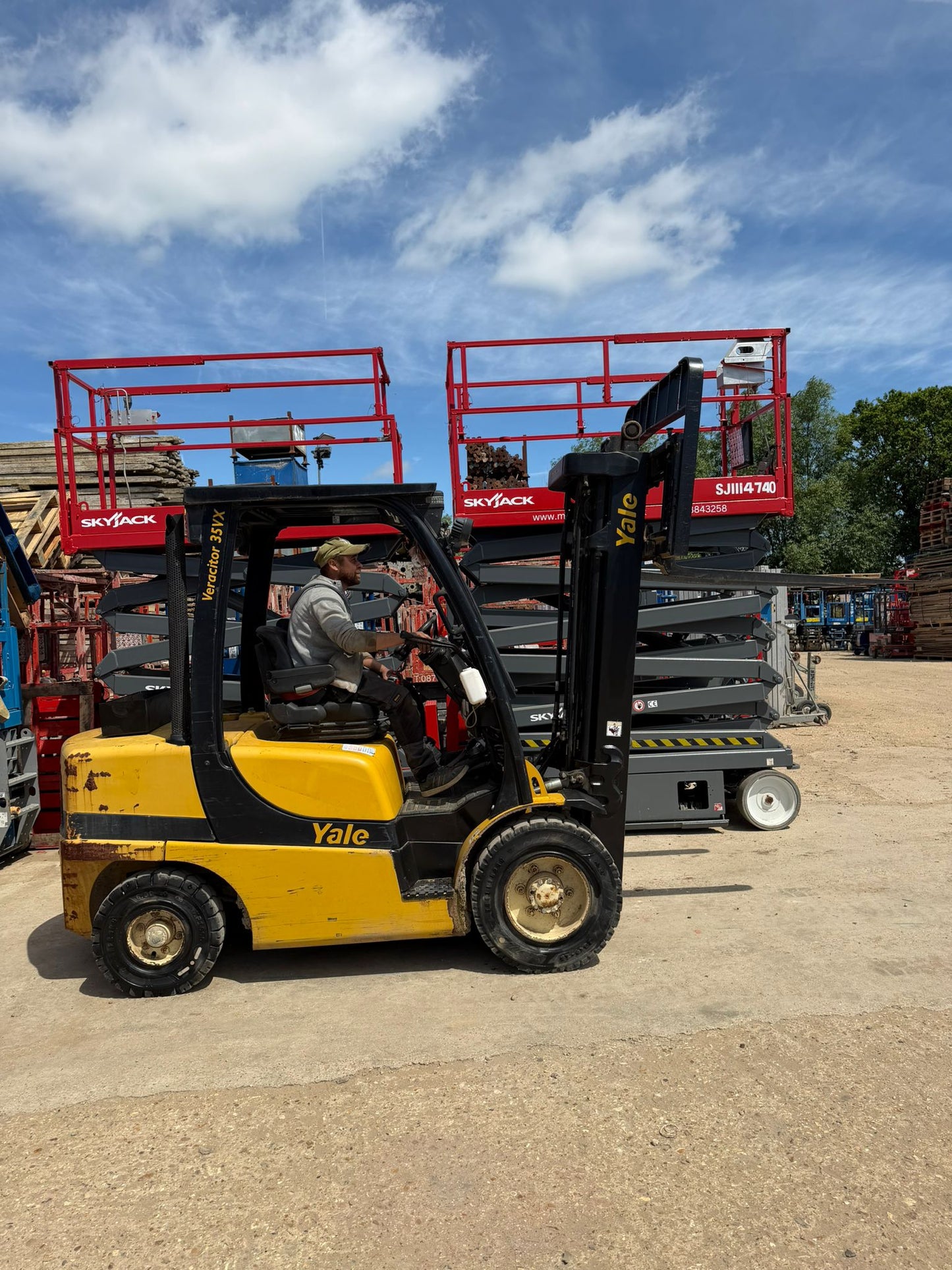 2015 Yale GDP35VX Forklift