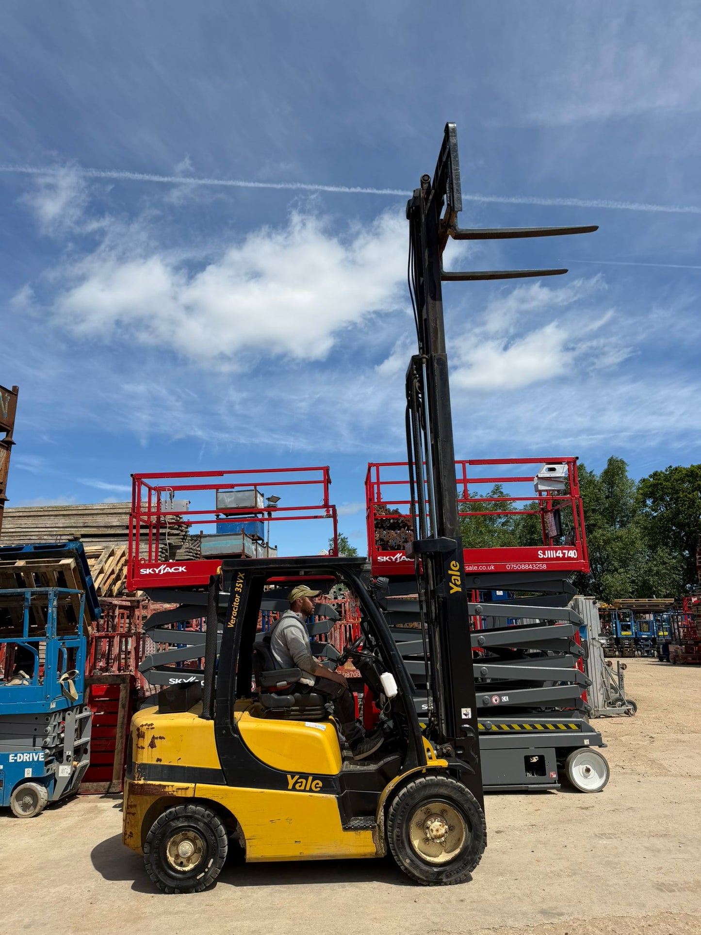 2015 Yale GDP35VX Forklift