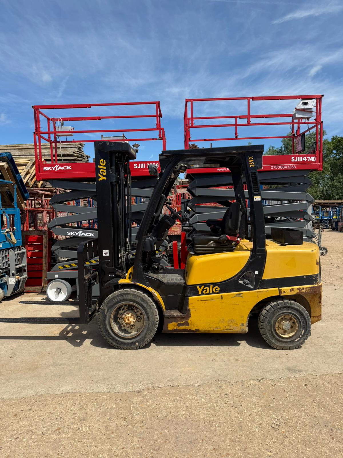 2015 Yale GDP35VX Forklift