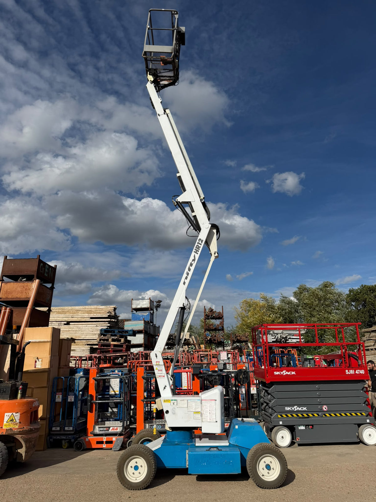 2014 Nifty HR12 Scissor Lift Access Platform Cherry picker