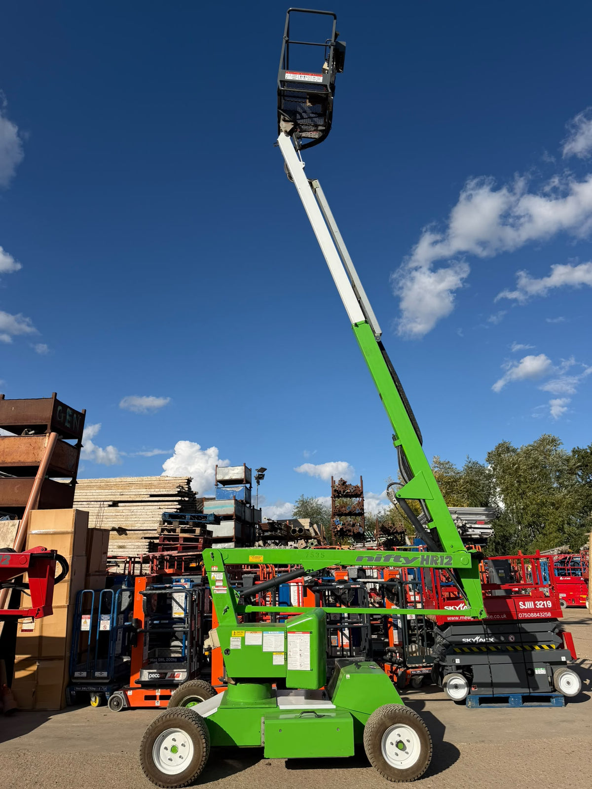 2014 Nifty HR12 Scissor Lift Access Platform Cherry picker