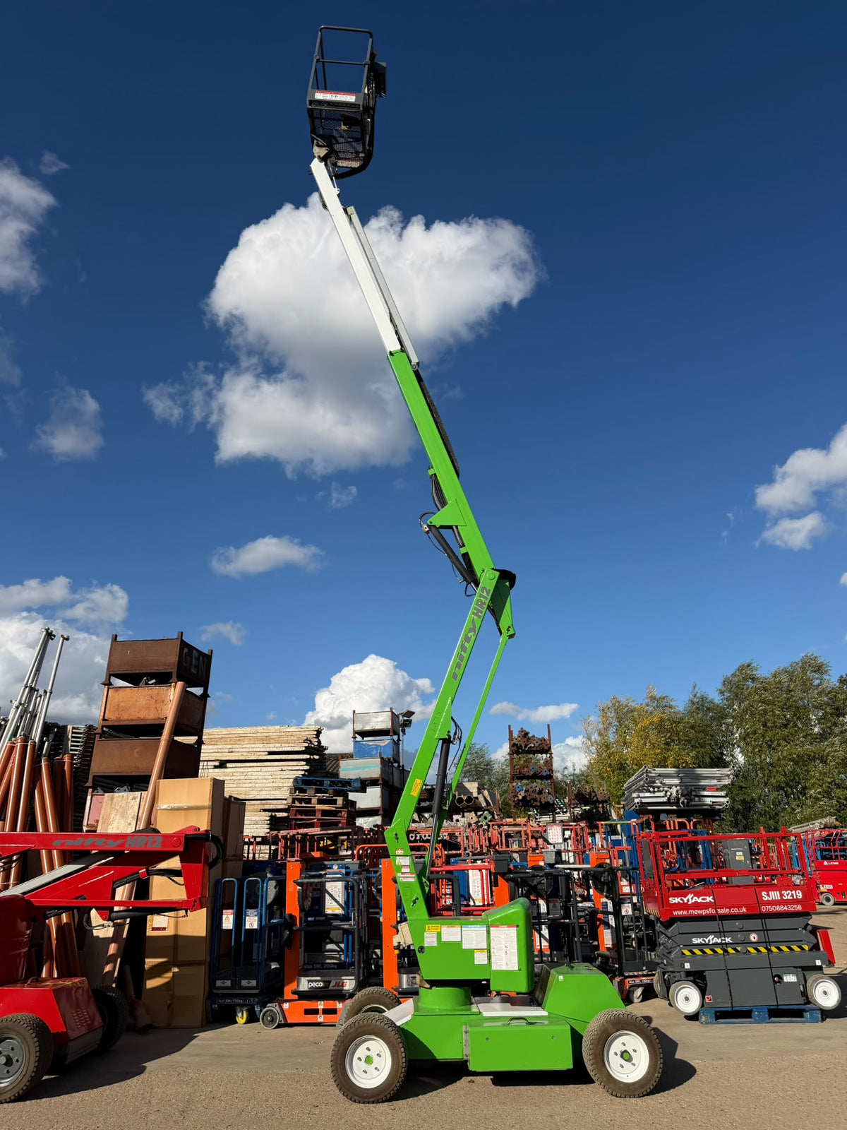 2014 Nifty HR12 Scissor Lift Access Platform Cherry picker
