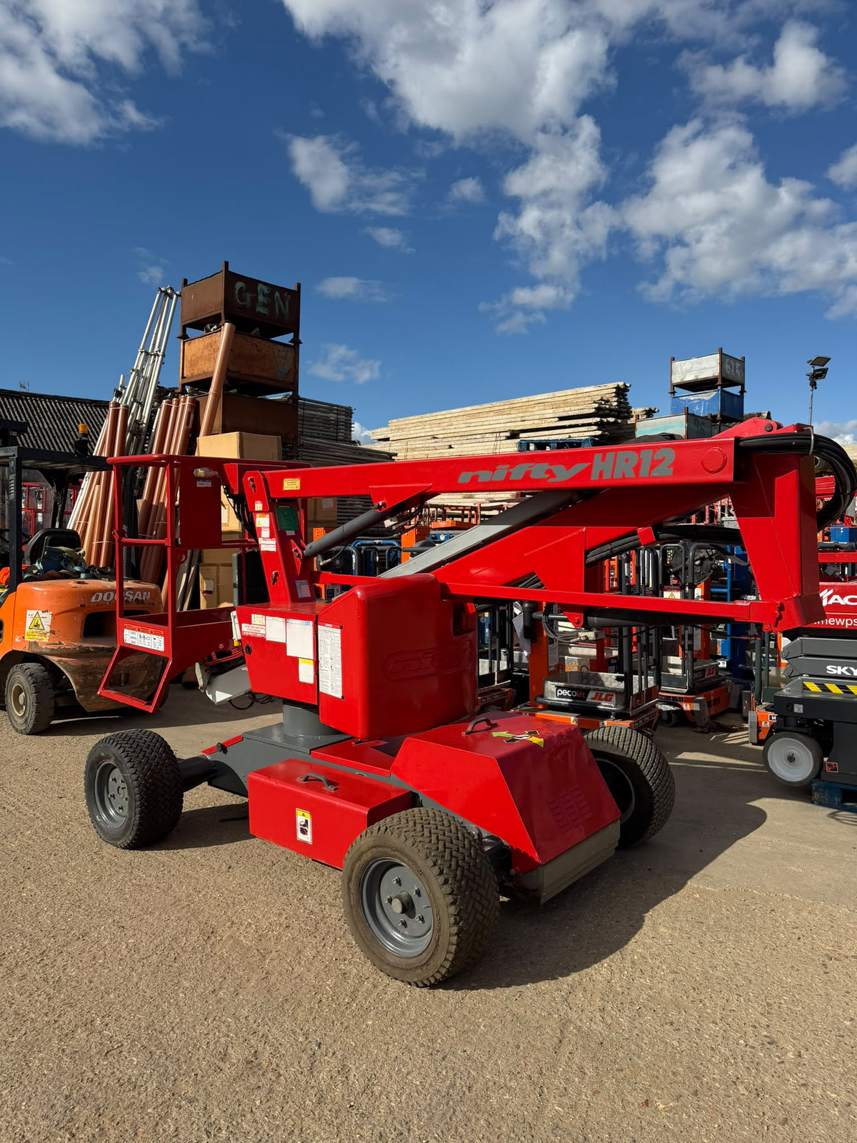 2013 Nifty HR12 Scissor Lift Access Platform Cherry picker