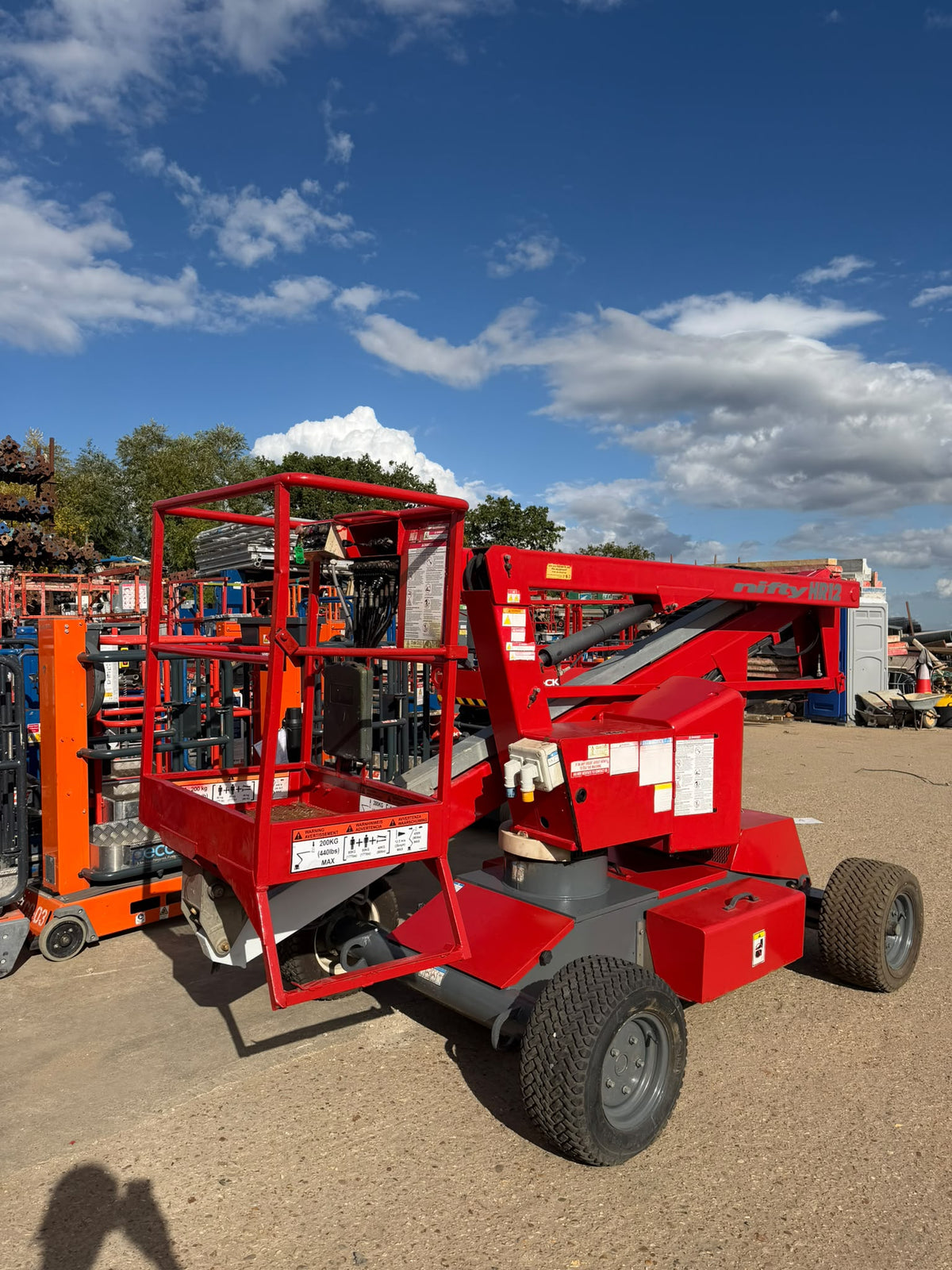 2013 Nifty HR12 Scissor Lift Access Platform Cherry picker